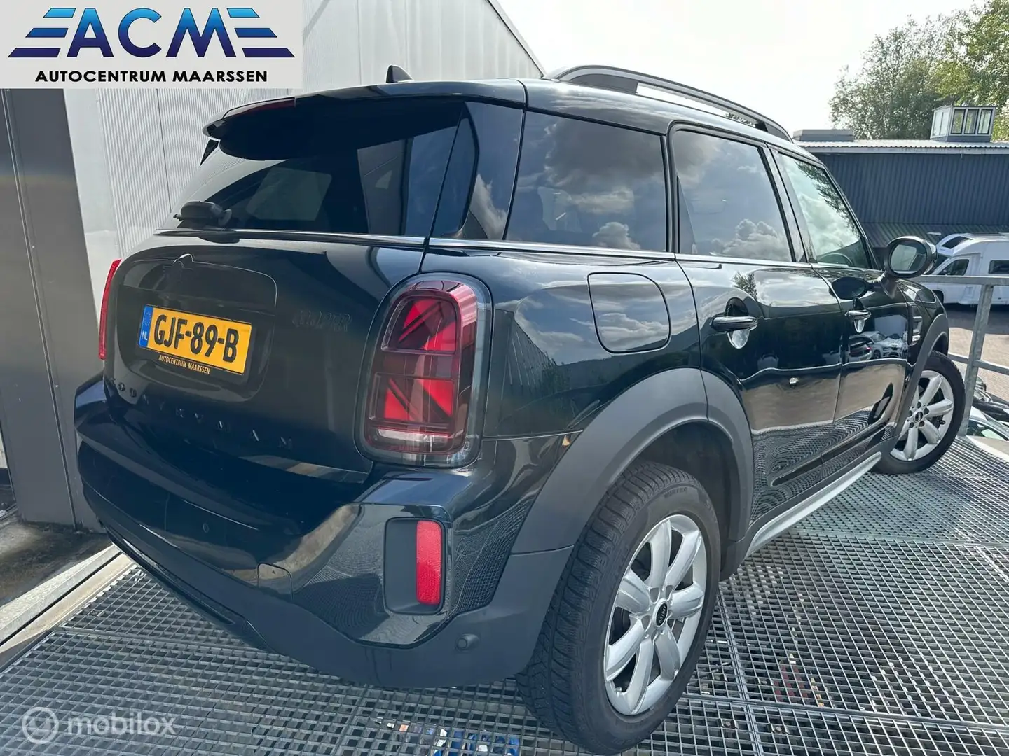 MINI Cooper Countryman 1.5 Untamed Edition Zwart - 2