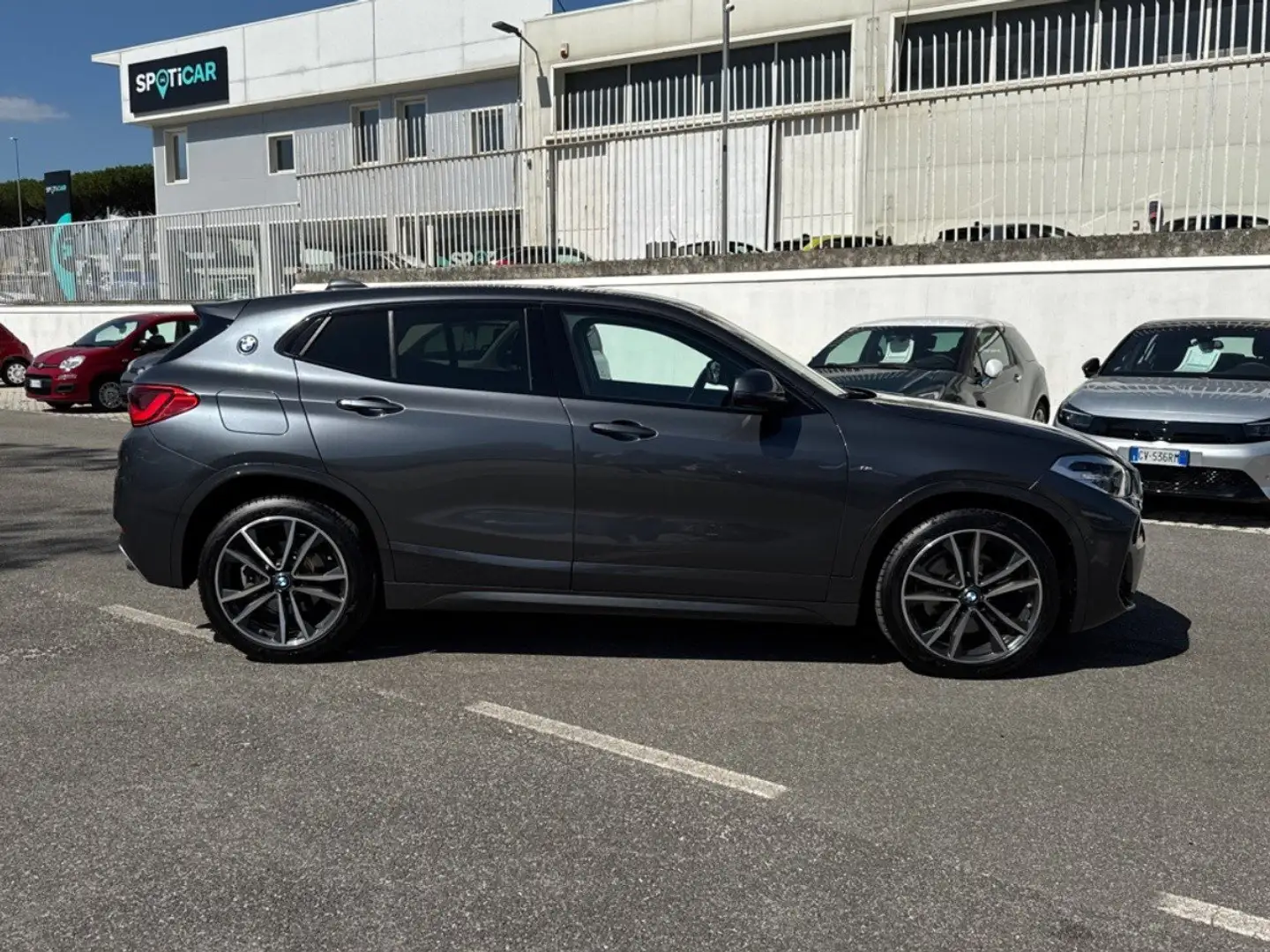 BMW X2 M sDrive 20i M Sport Grau - 2