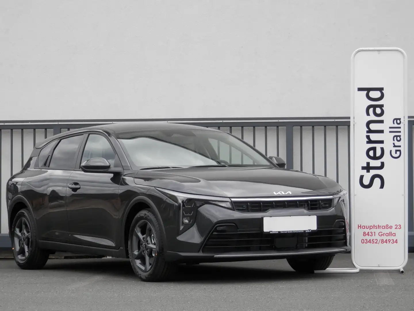 Kia K4 HB 1.0 TGDI 48V Silber Grau - 2