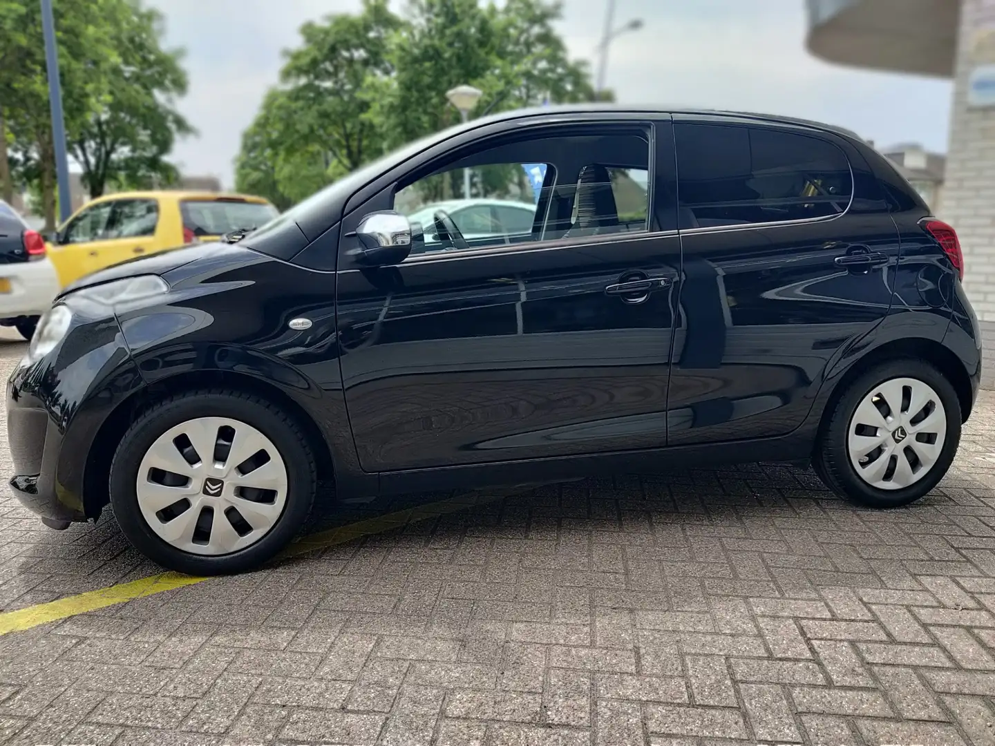 Citroen C1 1.0 VTi Feel / AIRCO / LED / CHROOM / EERSTE EIGEN Zwart - 1