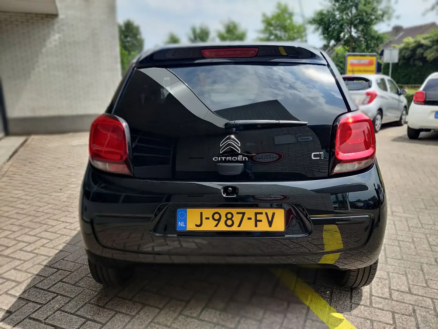 Citroen C1 1.0 VTi Feel / AIRCO / LED / CHROOM / EERSTE EIGEN Zwart - 2