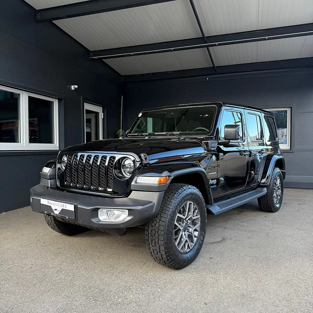 Jeep Wrangler Sahara 2.0 PHEV 380 PS AT 4xe Schwarz - 1