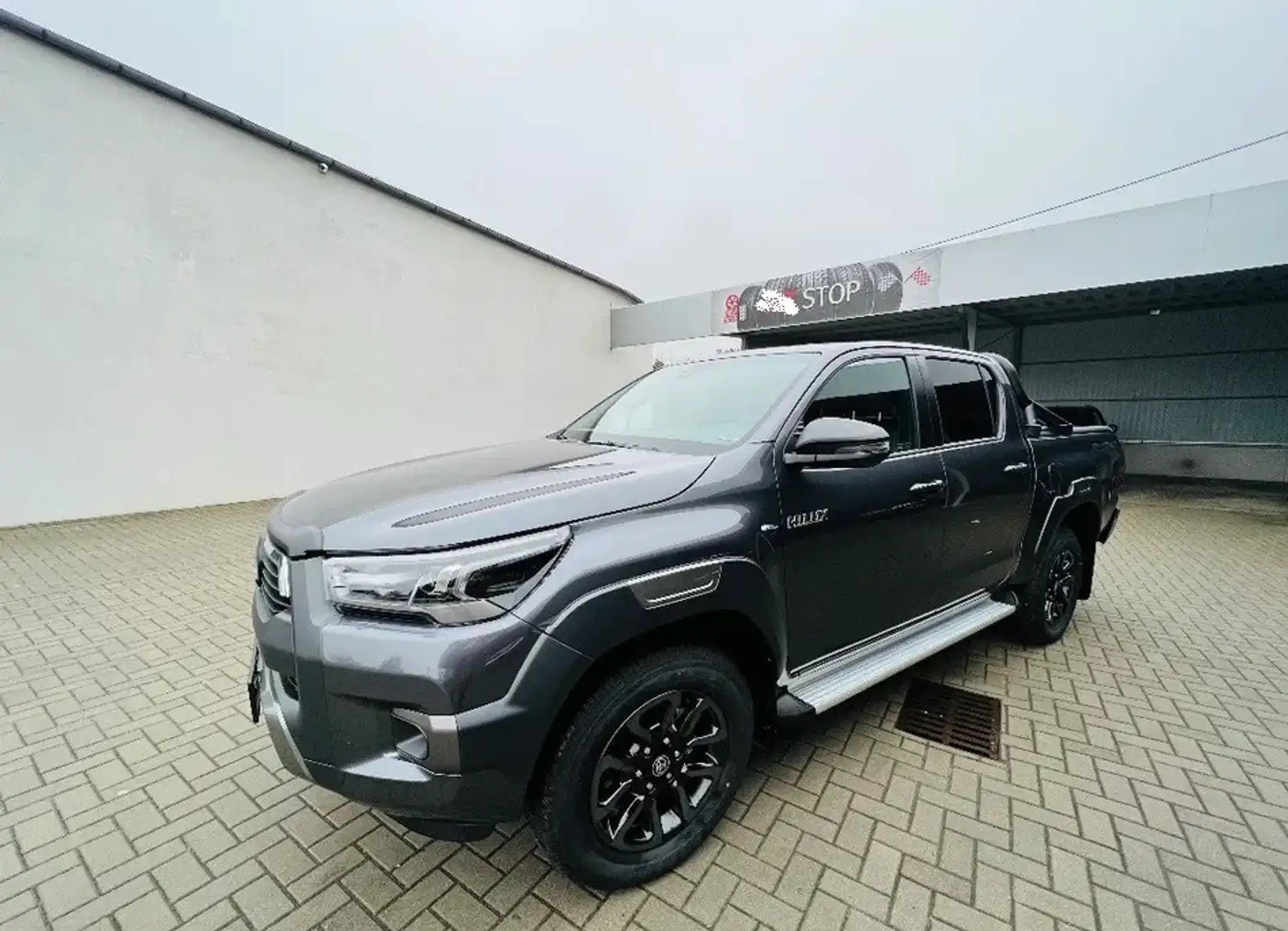 Toyota Hilux 4x4 Double Cab Autm. S&S Comfort - 2