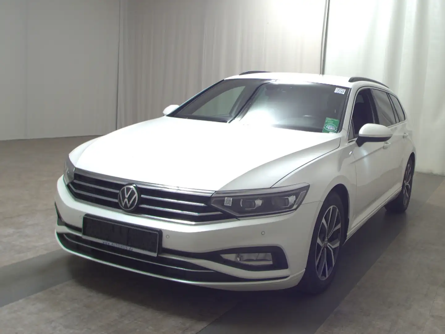 Volkswagen Passat Var. 2.0 TDI Business Navi Matrix AID RFK Weiß - 2
