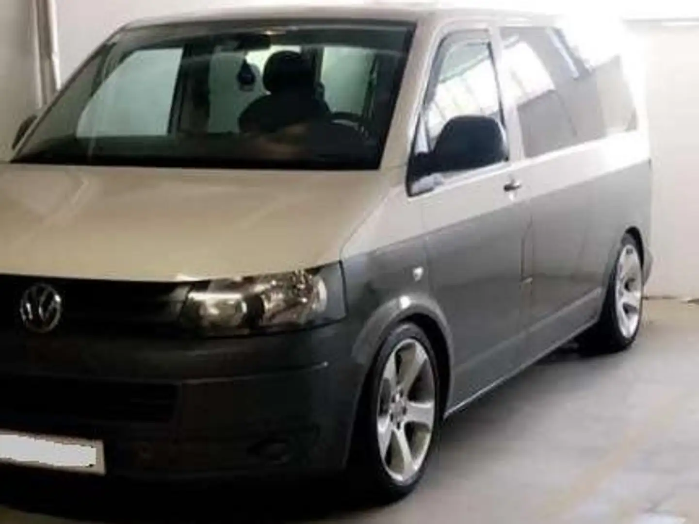 Volkswagen T5 Caravelle Caravelle Trendline 2,0 TDI D-PF Trendline Blanc - 1