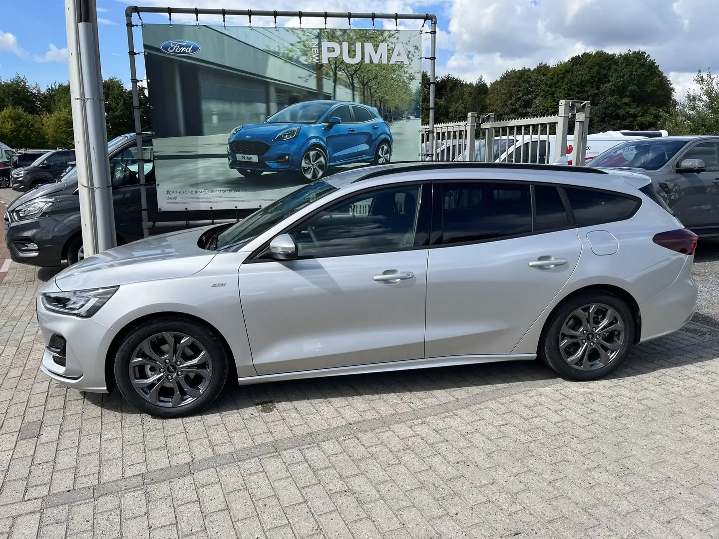 Ford Focus EcoBoost mHEV ST-Line X AUT Schwarz - 1