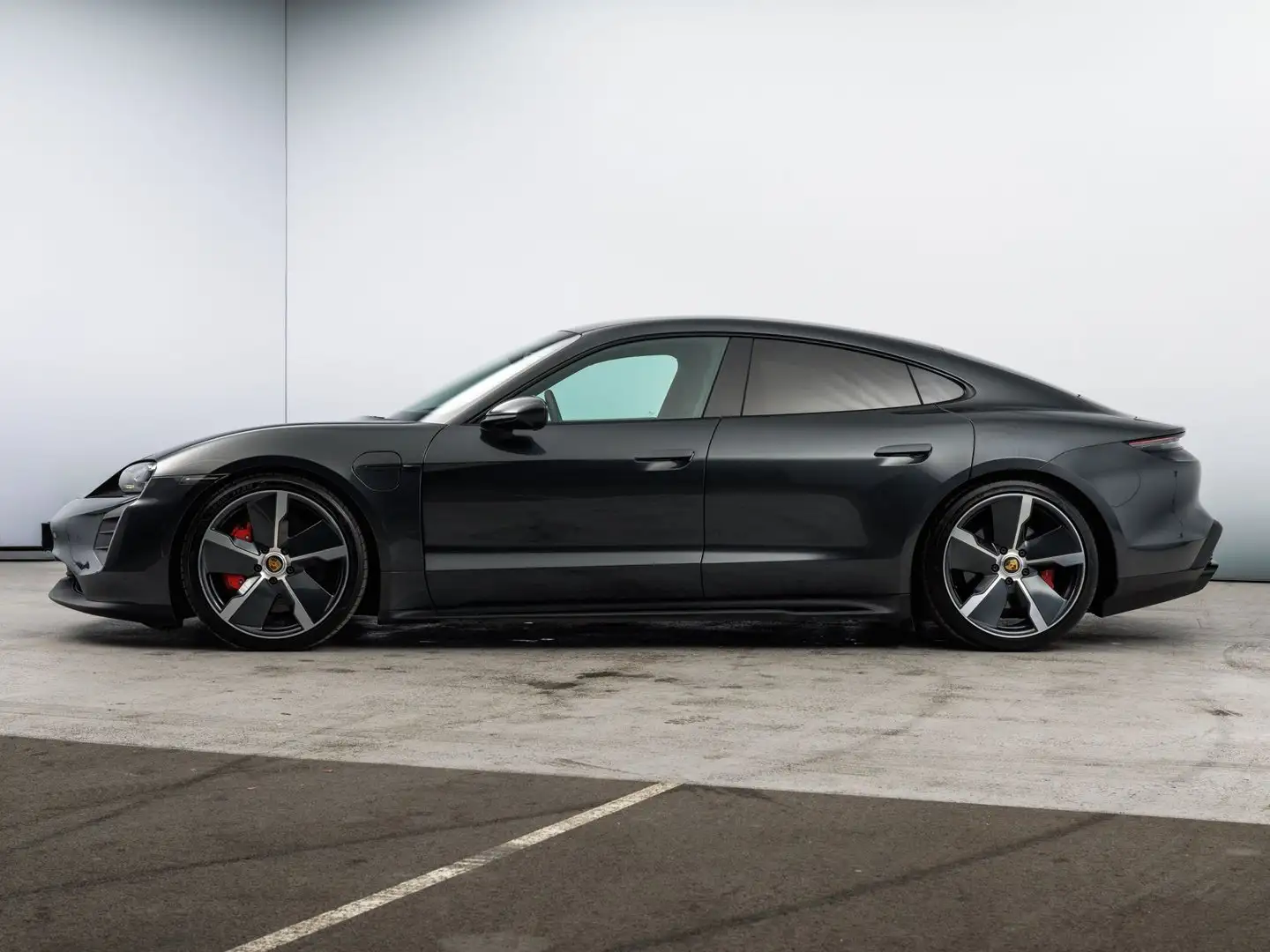 Porsche Taycan GTS Grau - 2