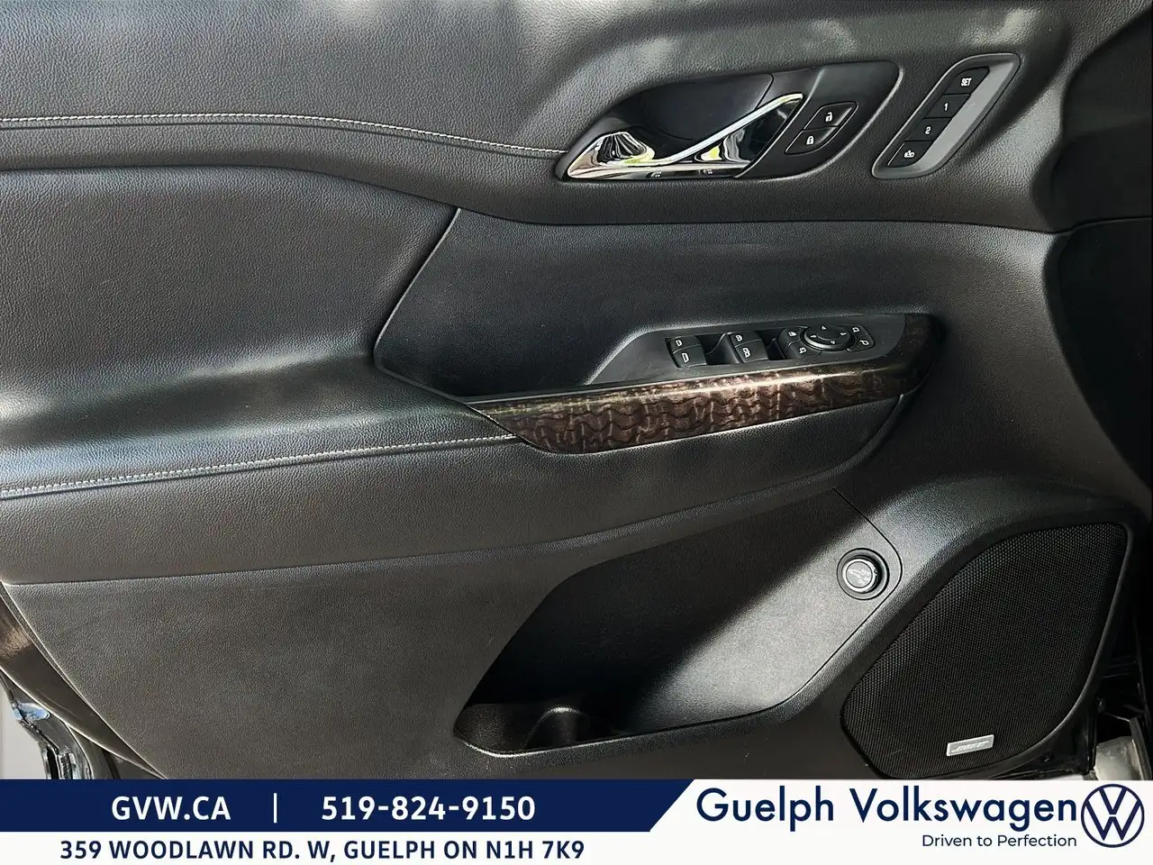 GMC Acadia снимка GMC Acadia