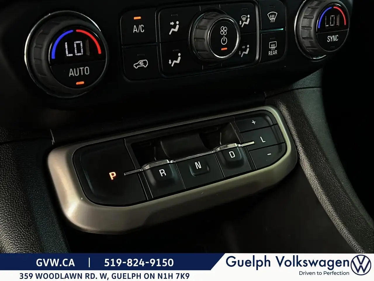 GMC Acadia снимка GMC Acadia
