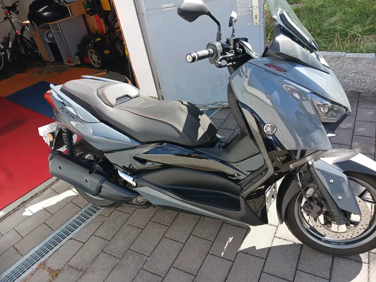 Yamaha X-Max 300