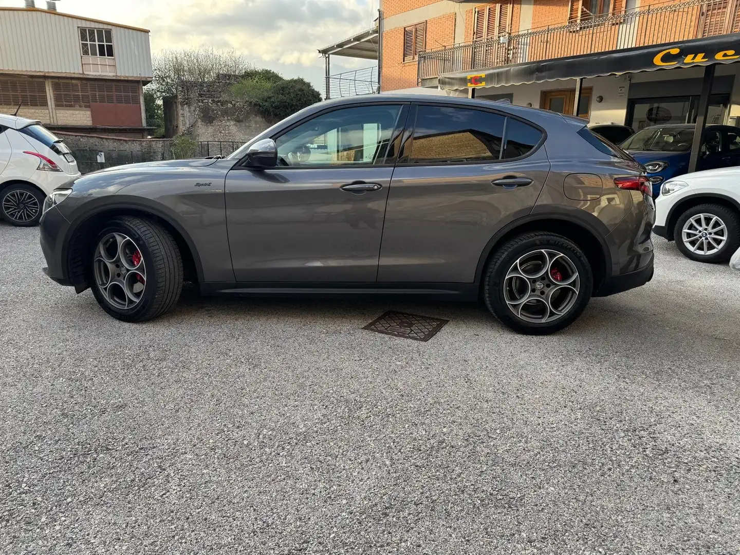 Alfa Romeo Stelvio Stelvio  Ti Q4 190 cv JTDM auto Grigio - 2