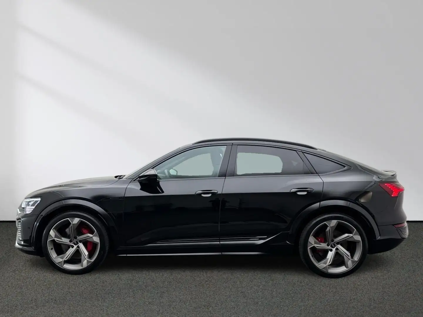 Audi SQ8 e-tron Sportb. quattro B&O ACC Panorama AHK Schwarz - 2