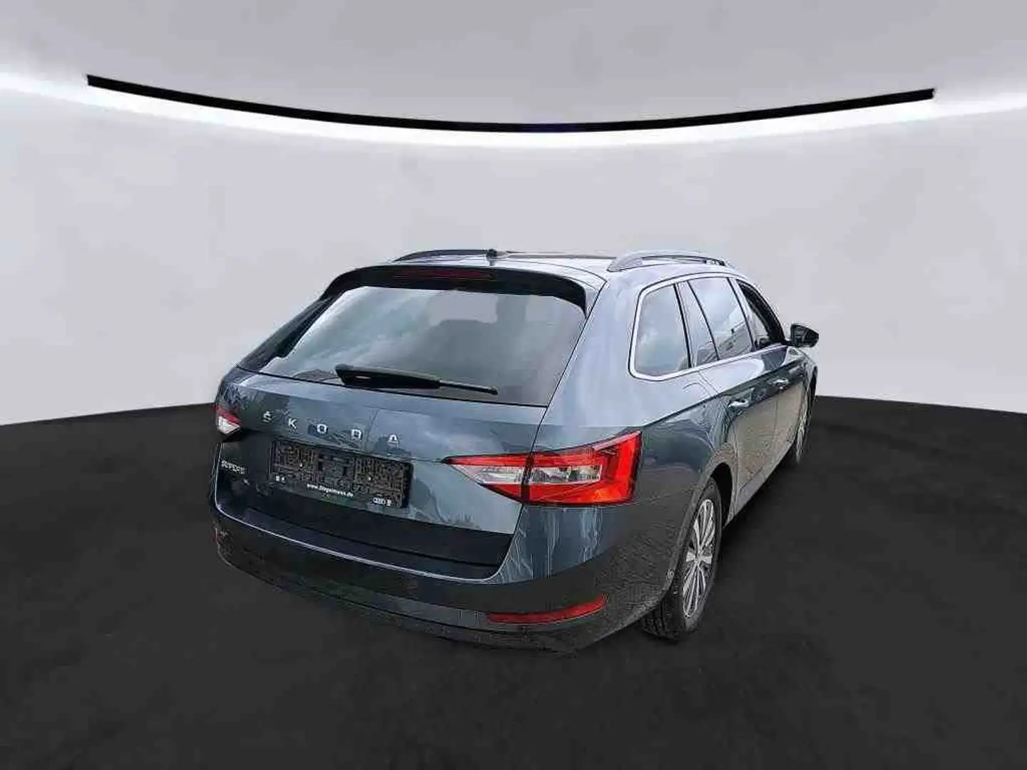 Skoda Superb Combi 2.0 TDI DSG *LED *ACC *PANO *NAVI *SHZ *APP Grau - 2