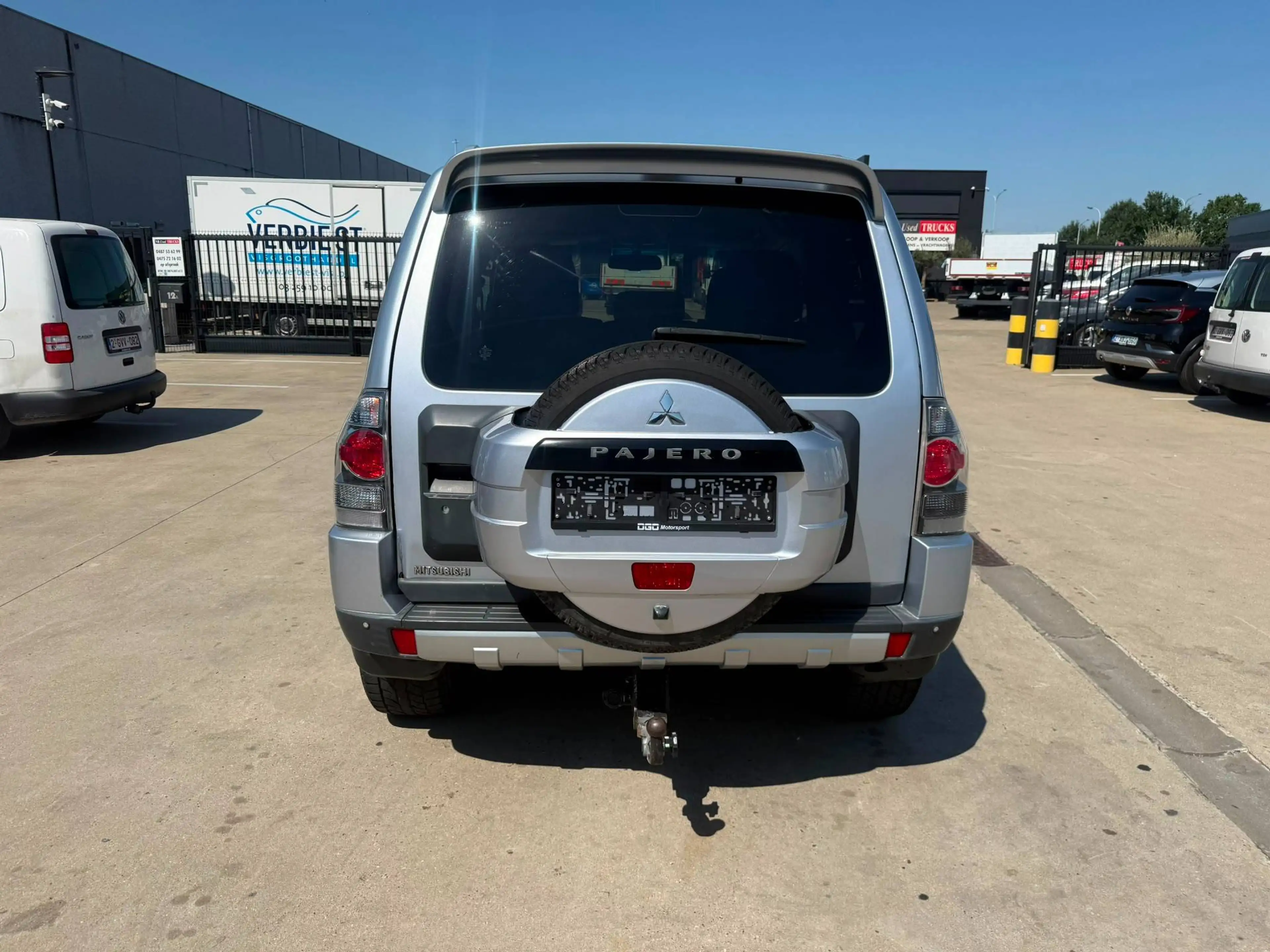 Mitsubishi Pajero — photo 6