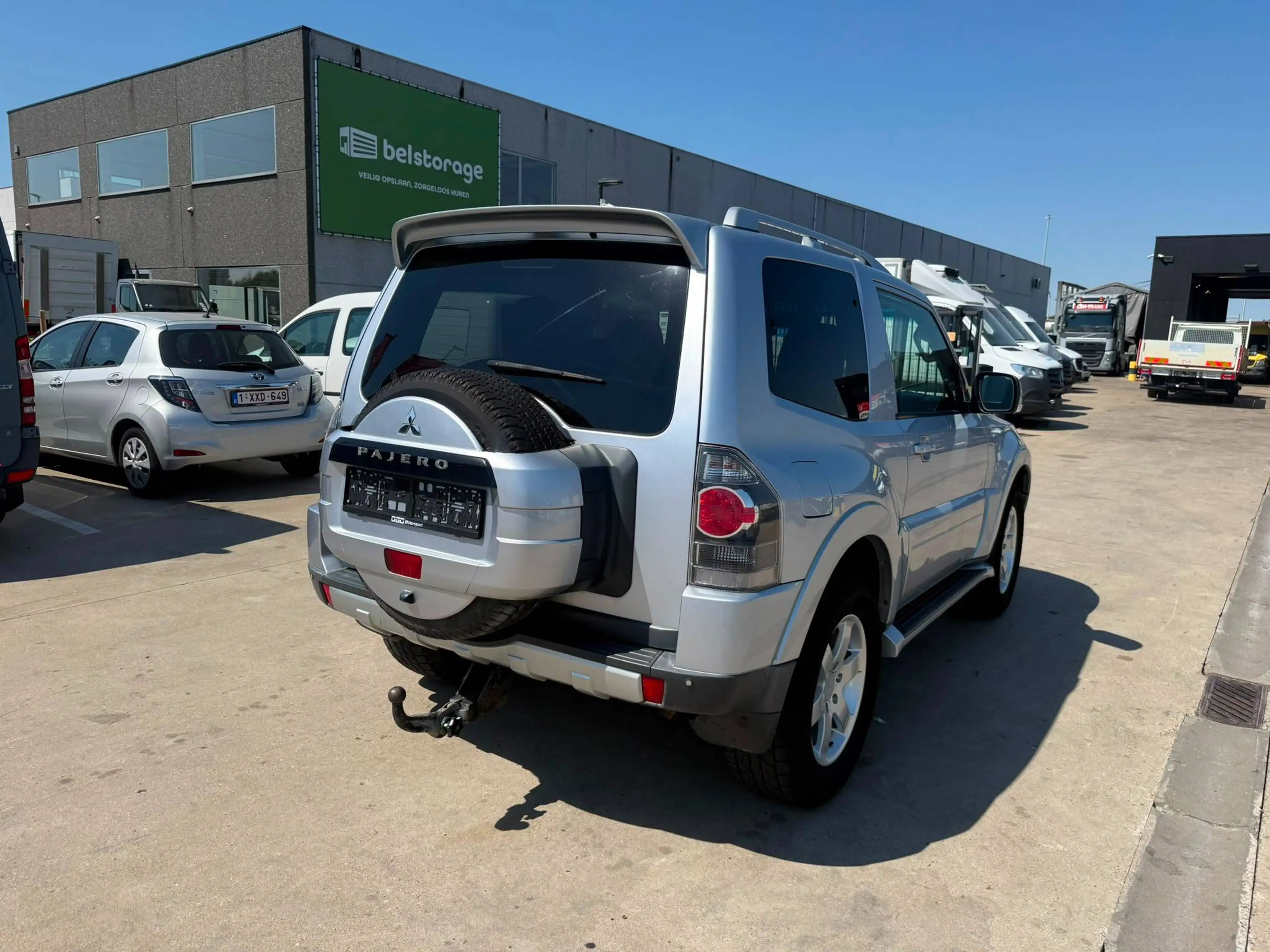 Mitsubishi Pajero — photo 7