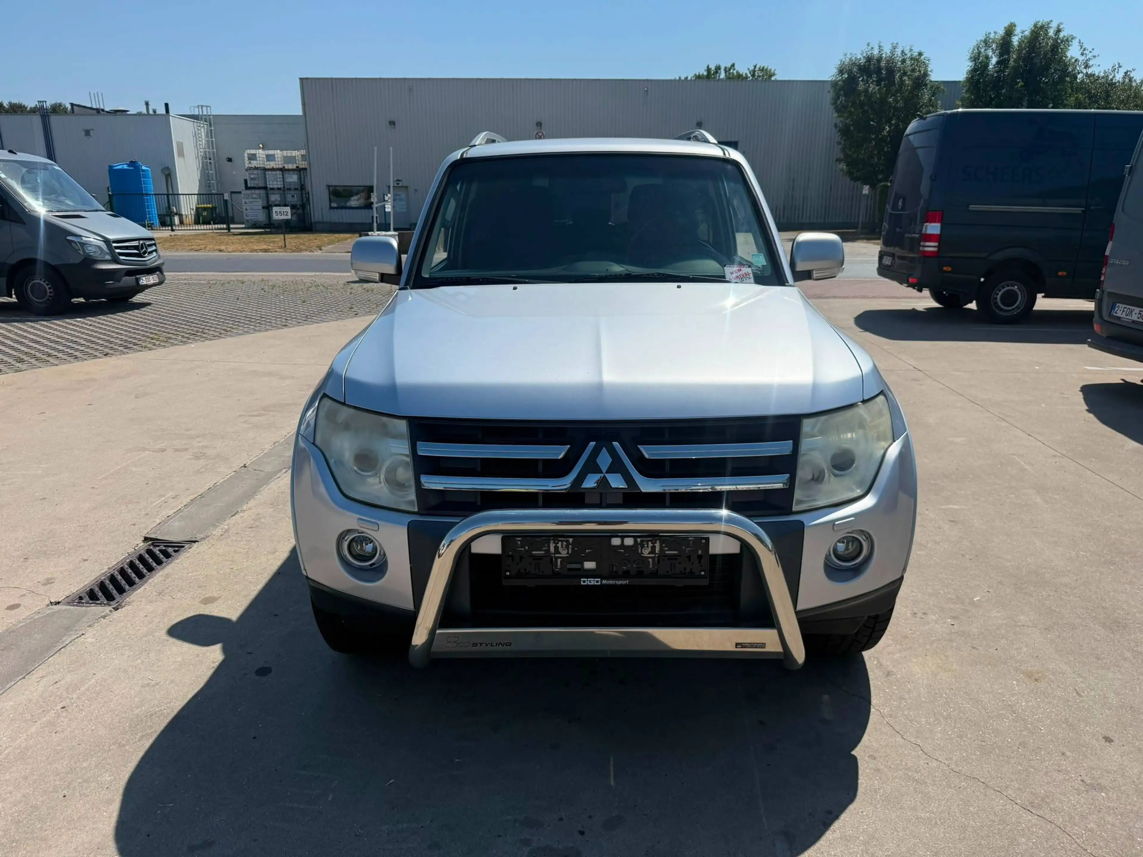 Mitsubishi Pajero — photo 2