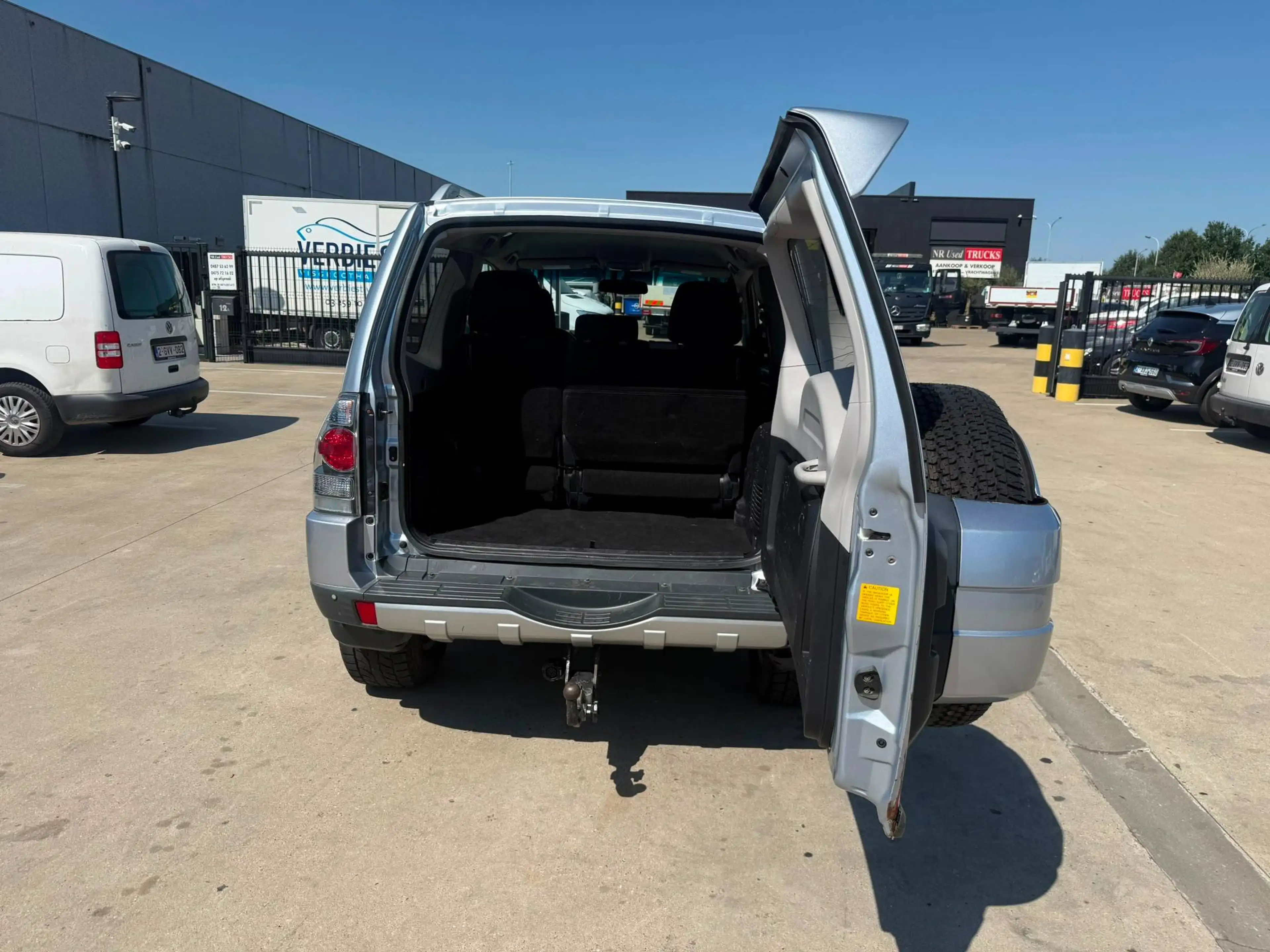Mitsubishi Pajero — photo 9