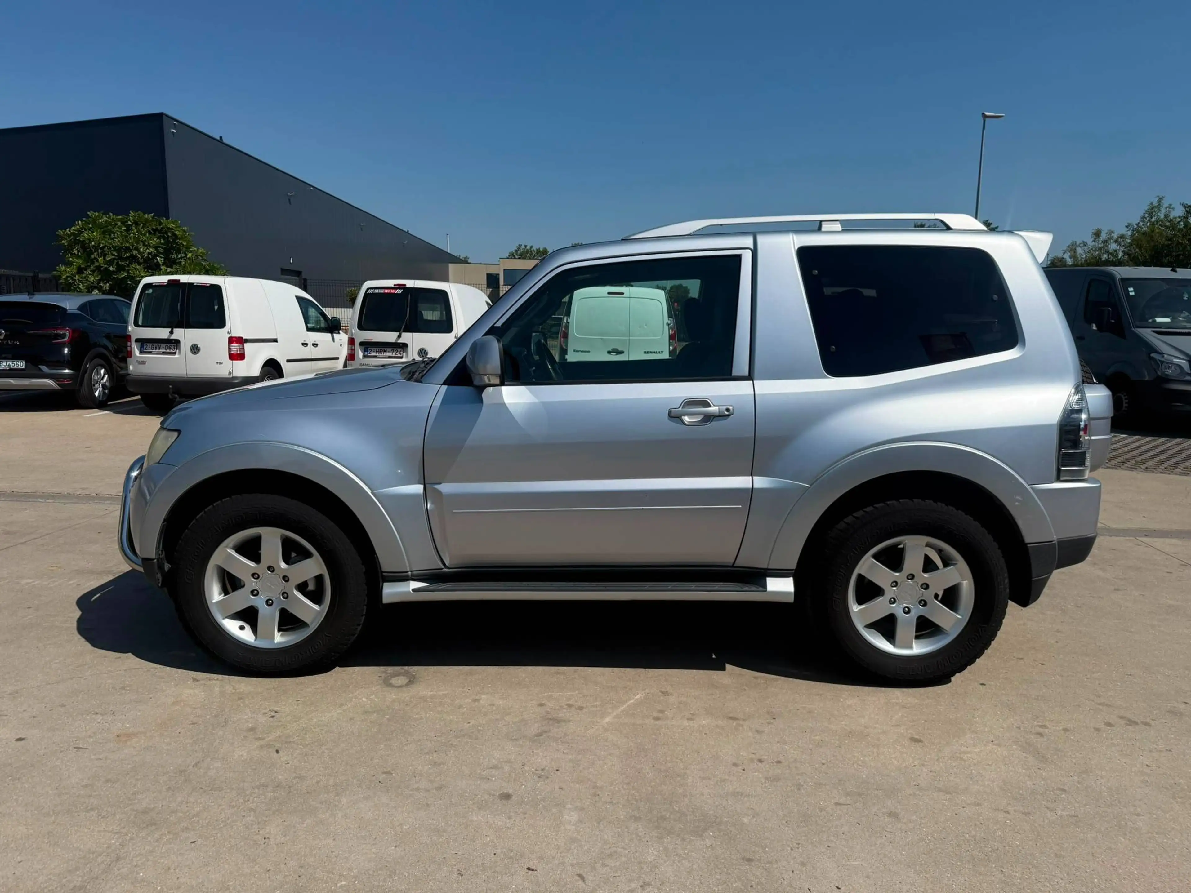 Mitsubishi Pajero — photo 4