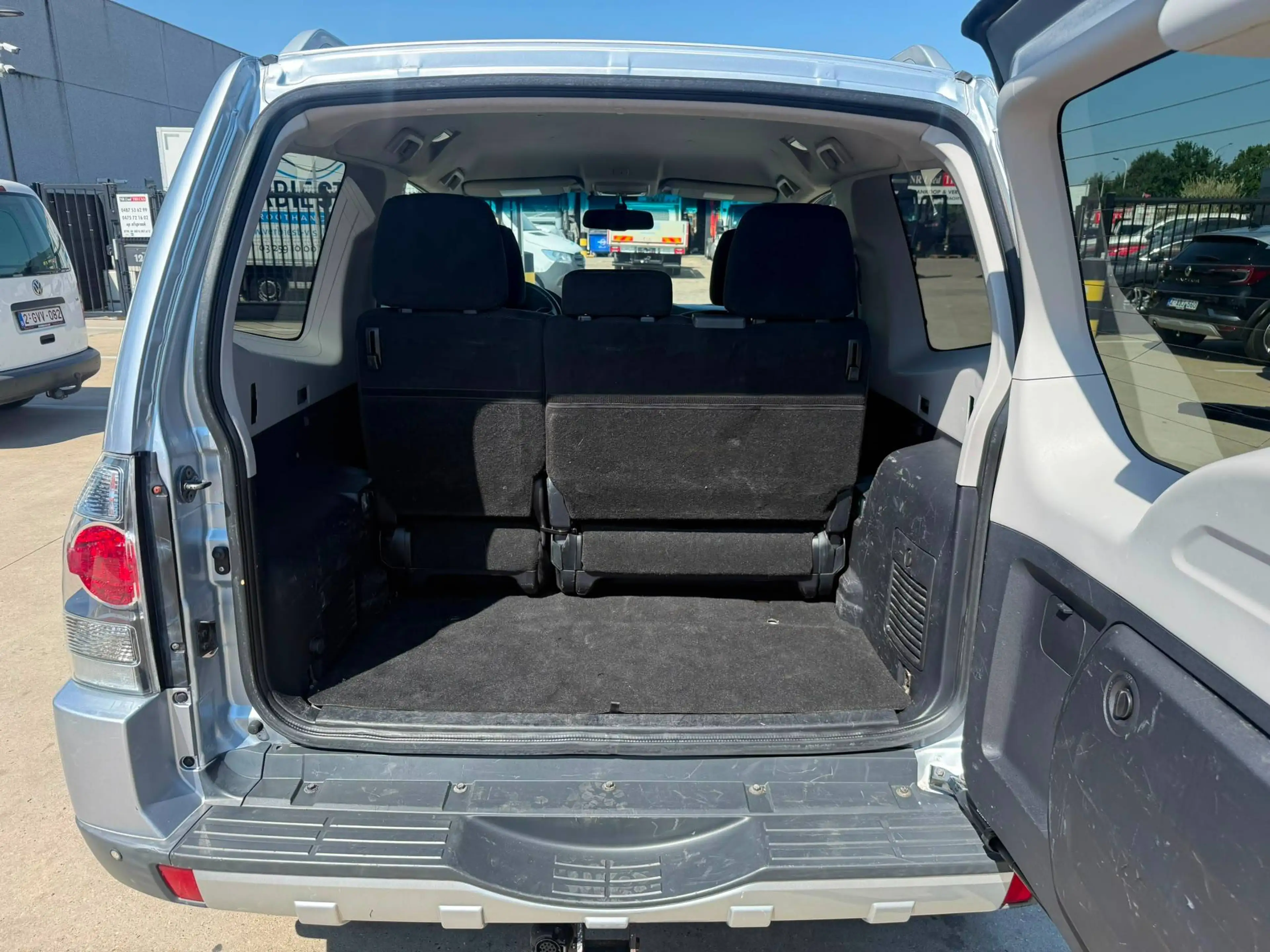 Mitsubishi Pajero — photo 10