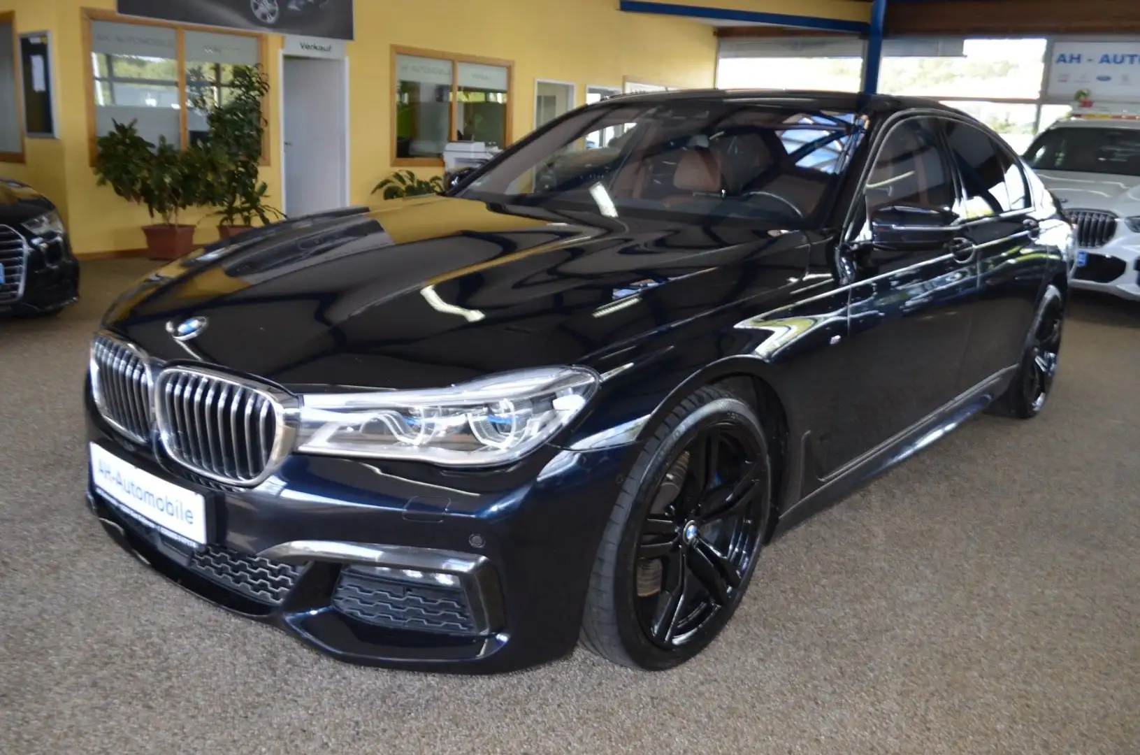 BMW 750 d Lim xDrive M-PAKET / XENON / NAVI / LEDER Schwarz - 1