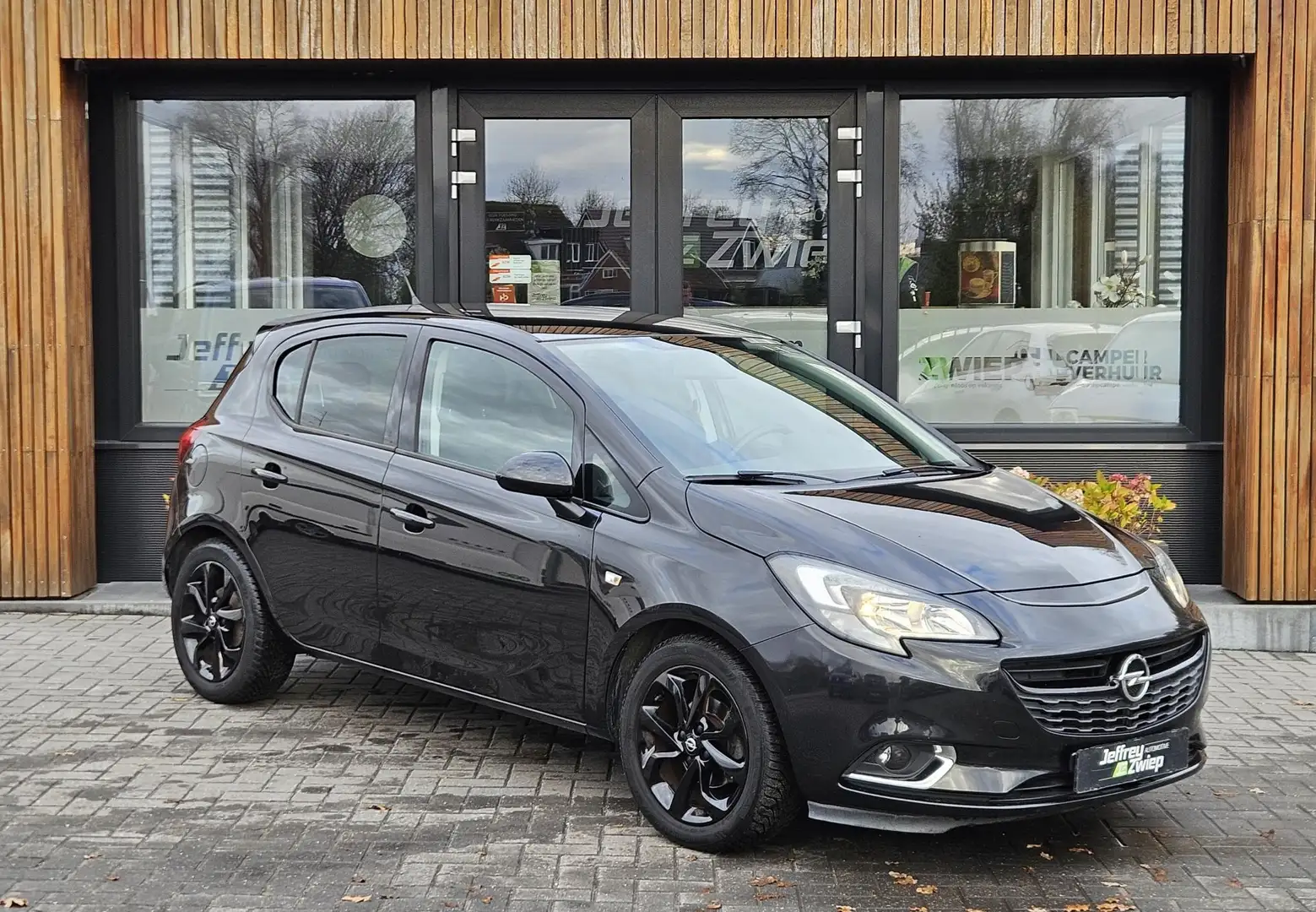 Opel Corsa 1.2 color edition. - 2