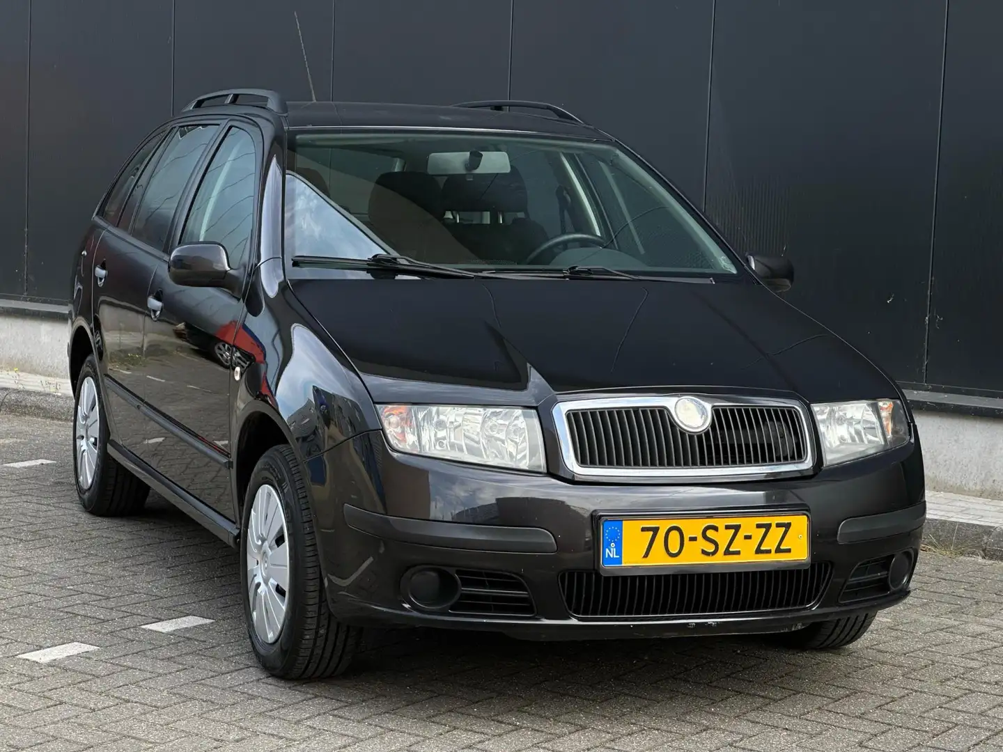 Skoda Fabia Combi 1.4-16V Equipe AIRCO/CRUISE | NETTE AUTO ! Zwart - 2