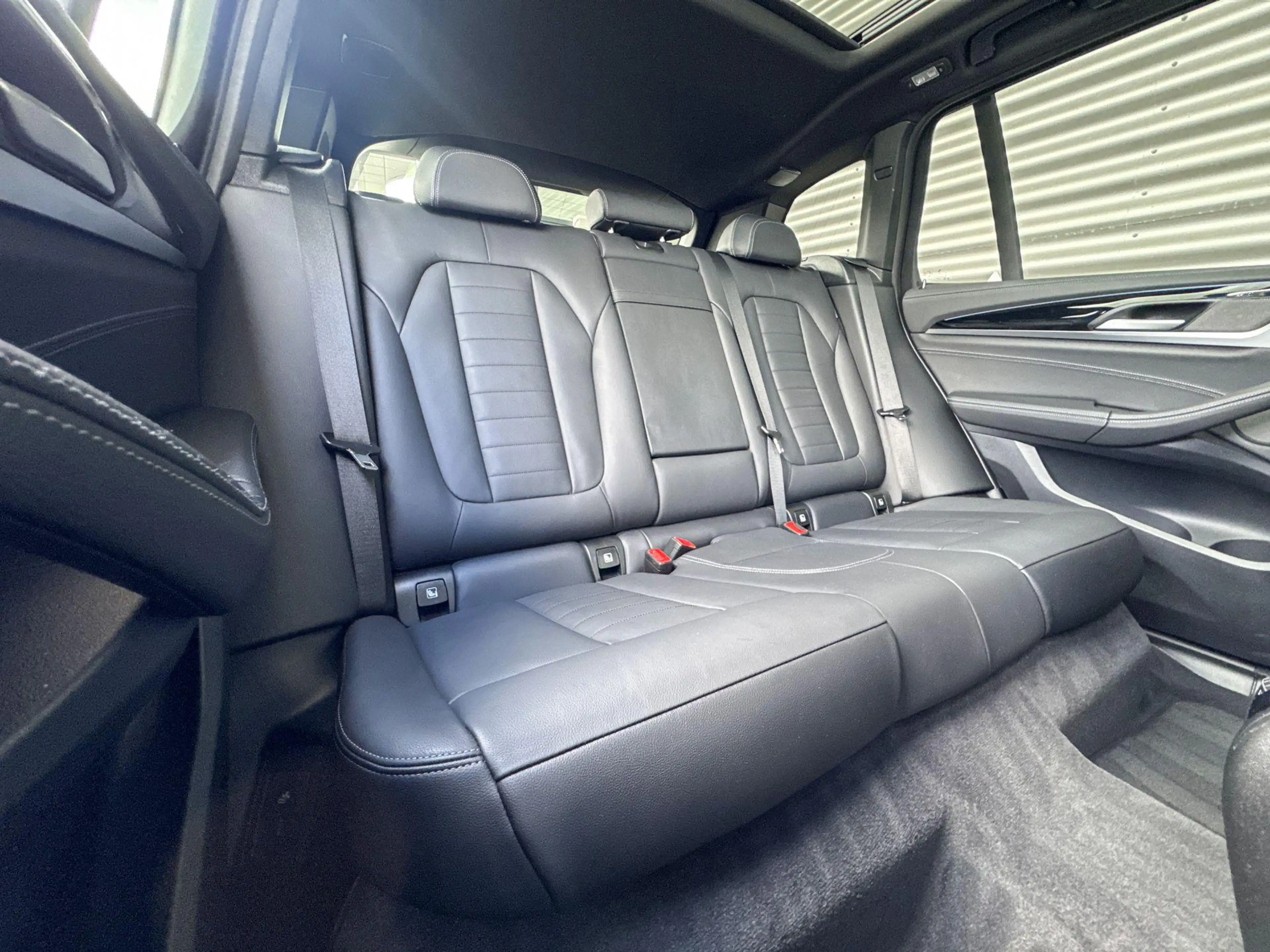 BMW iX3 High Executive 80 kWh — photo 8