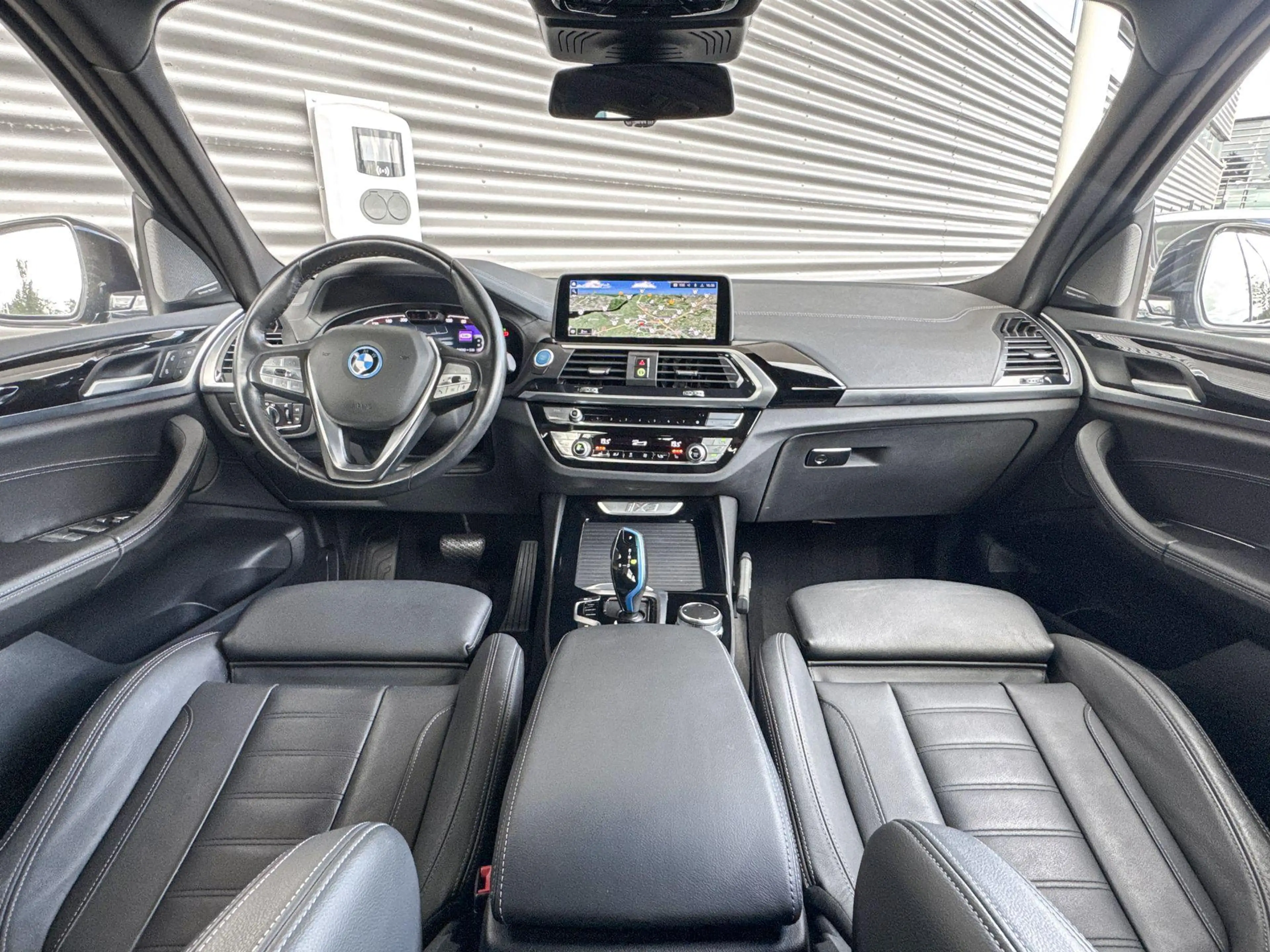 BMW iX3 High Executive 80 kWh — photo 14