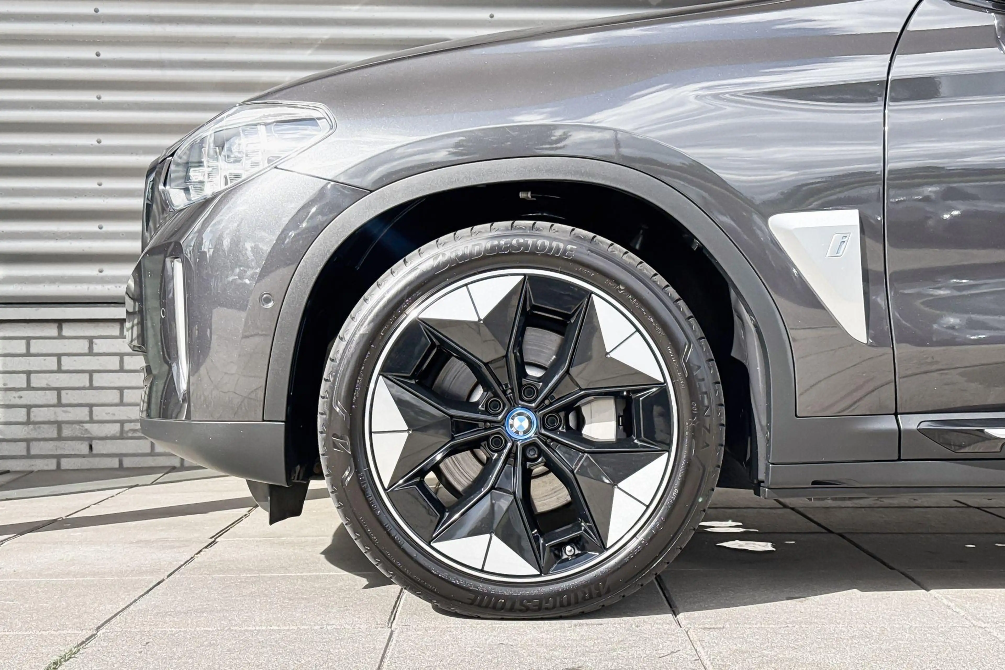 BMW iX3 High Executive 80 kWh — photo 3