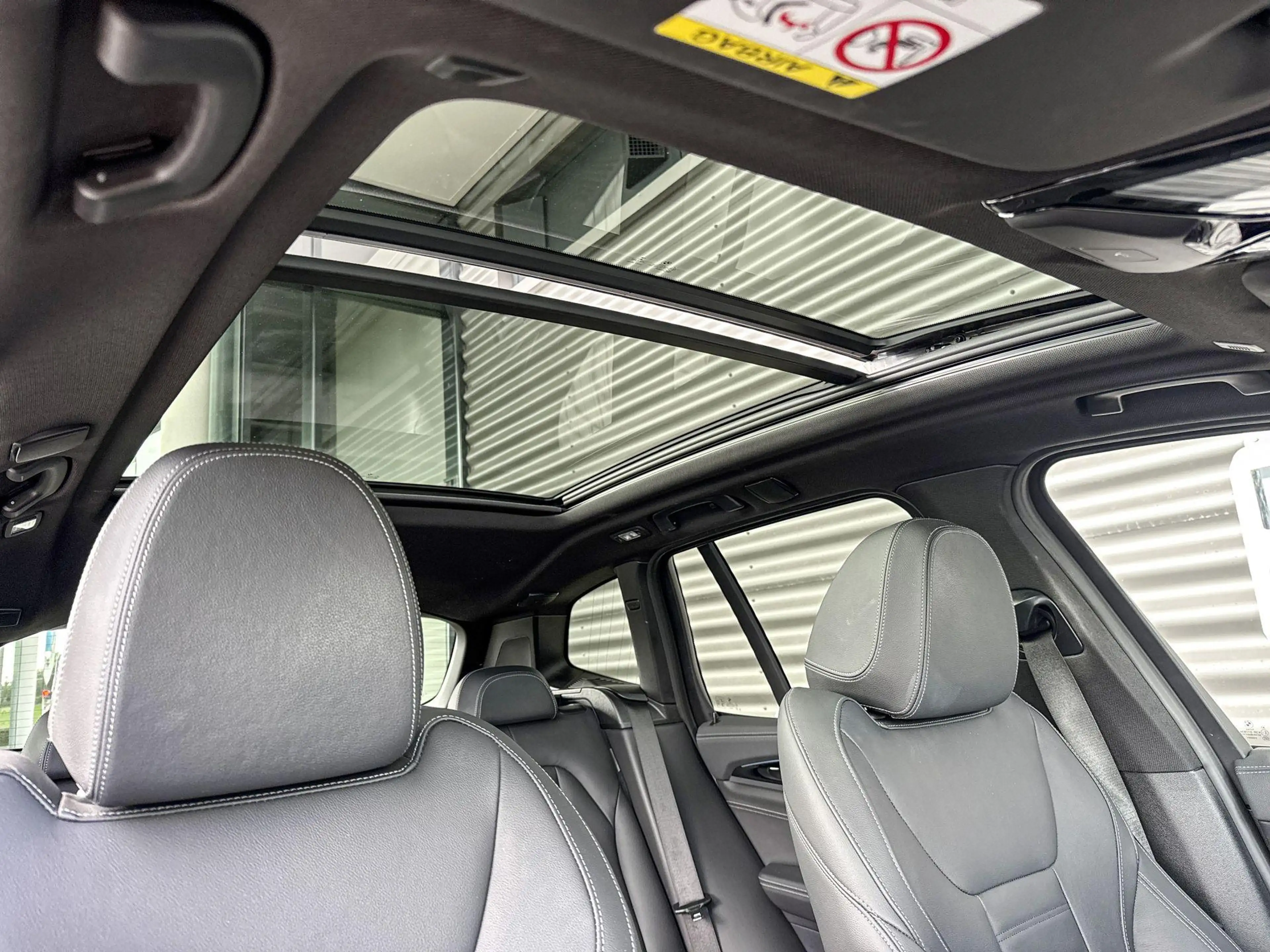 BMW iX3 High Executive 80 kWh — photo 7