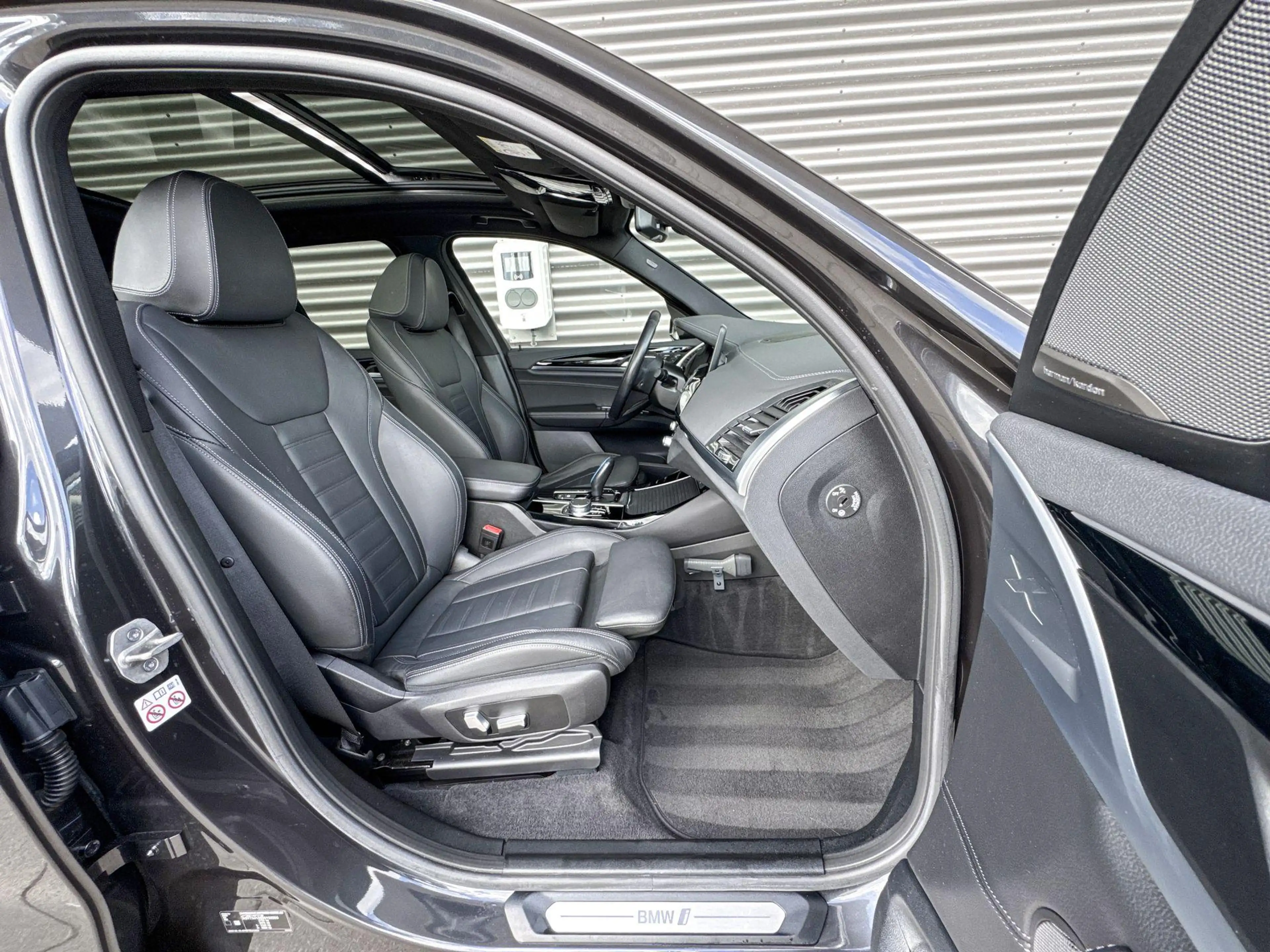 BMW iX3 High Executive 80 kWh — photo 6