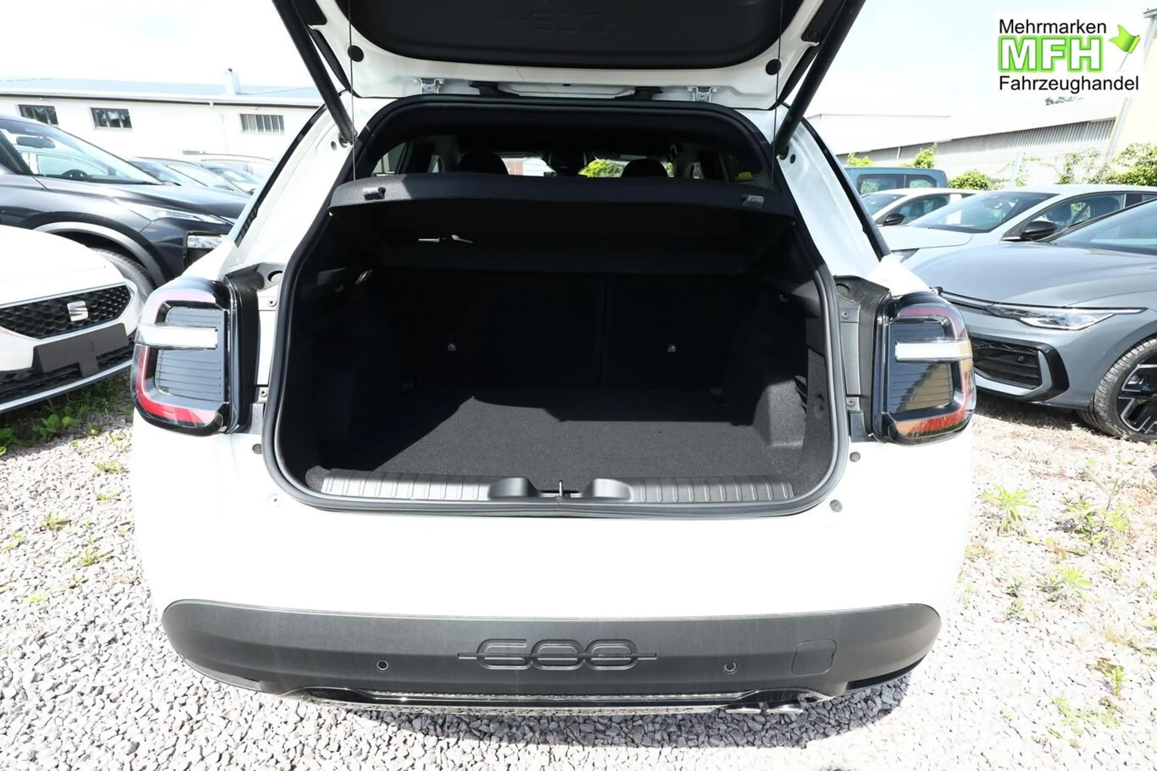 Fiat 600 Sport Hybrid SHZ ACC Kam Keyl PDC PrivG Bi-C 10... — photo 10