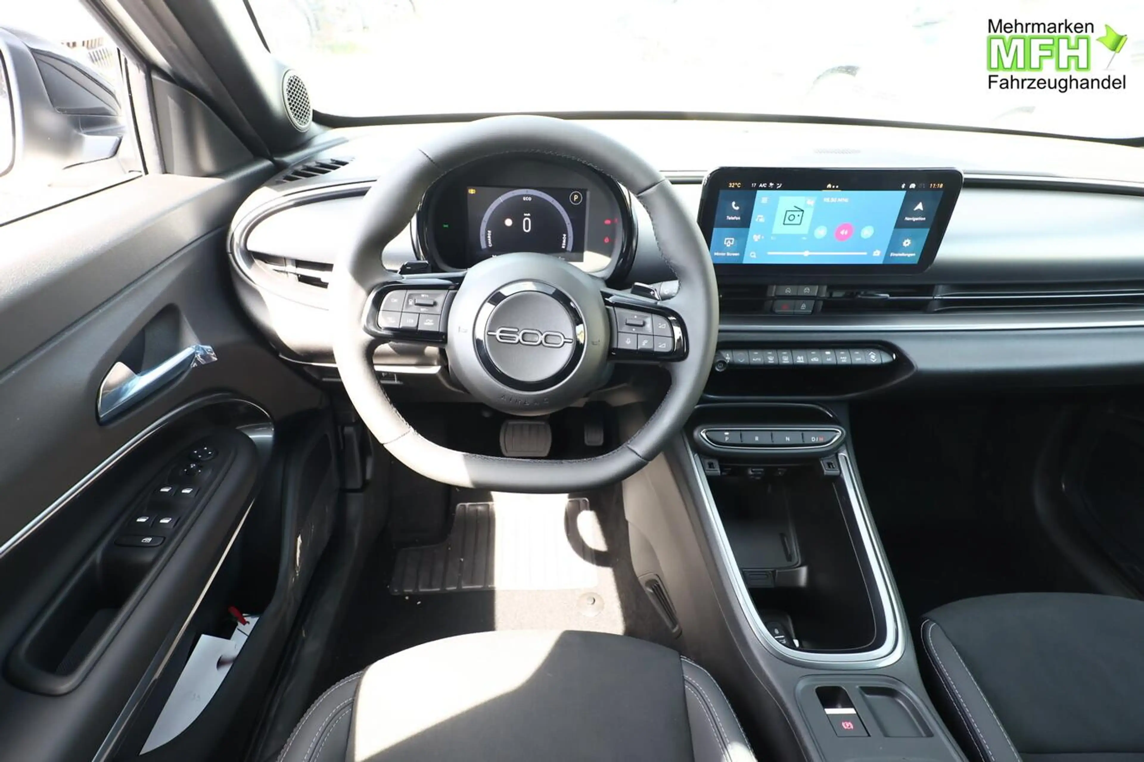 Fiat 600 Sport Hybrid SHZ ACC Kam Keyl PDC PrivG Bi-C 10... — photo 6