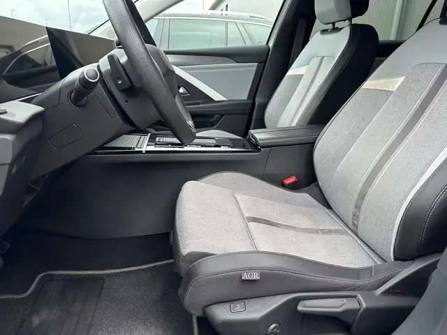 Opel Astra view 10