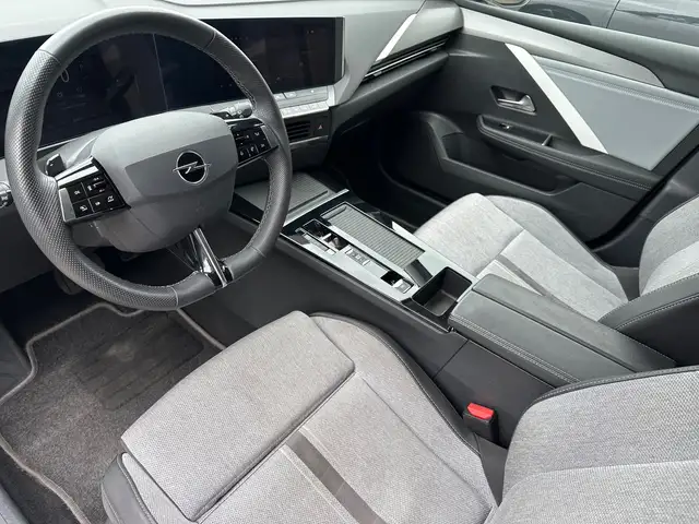 Opel Astra view 9