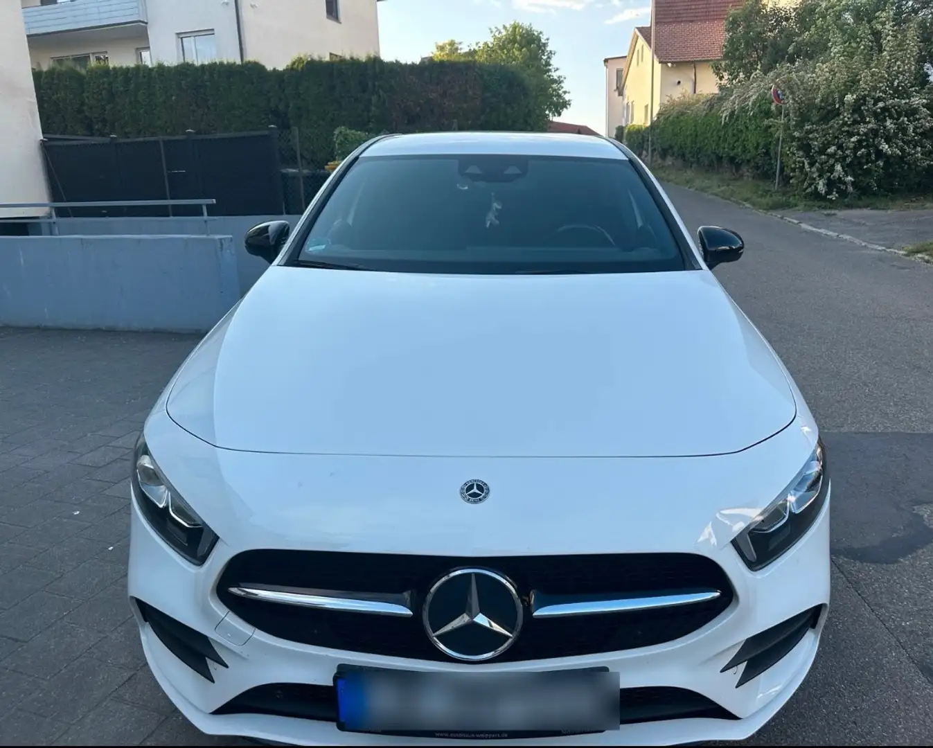 Mercedes-Benz A 200 A 200 4Matic 8G-DCT AMG Line Weiß - 1