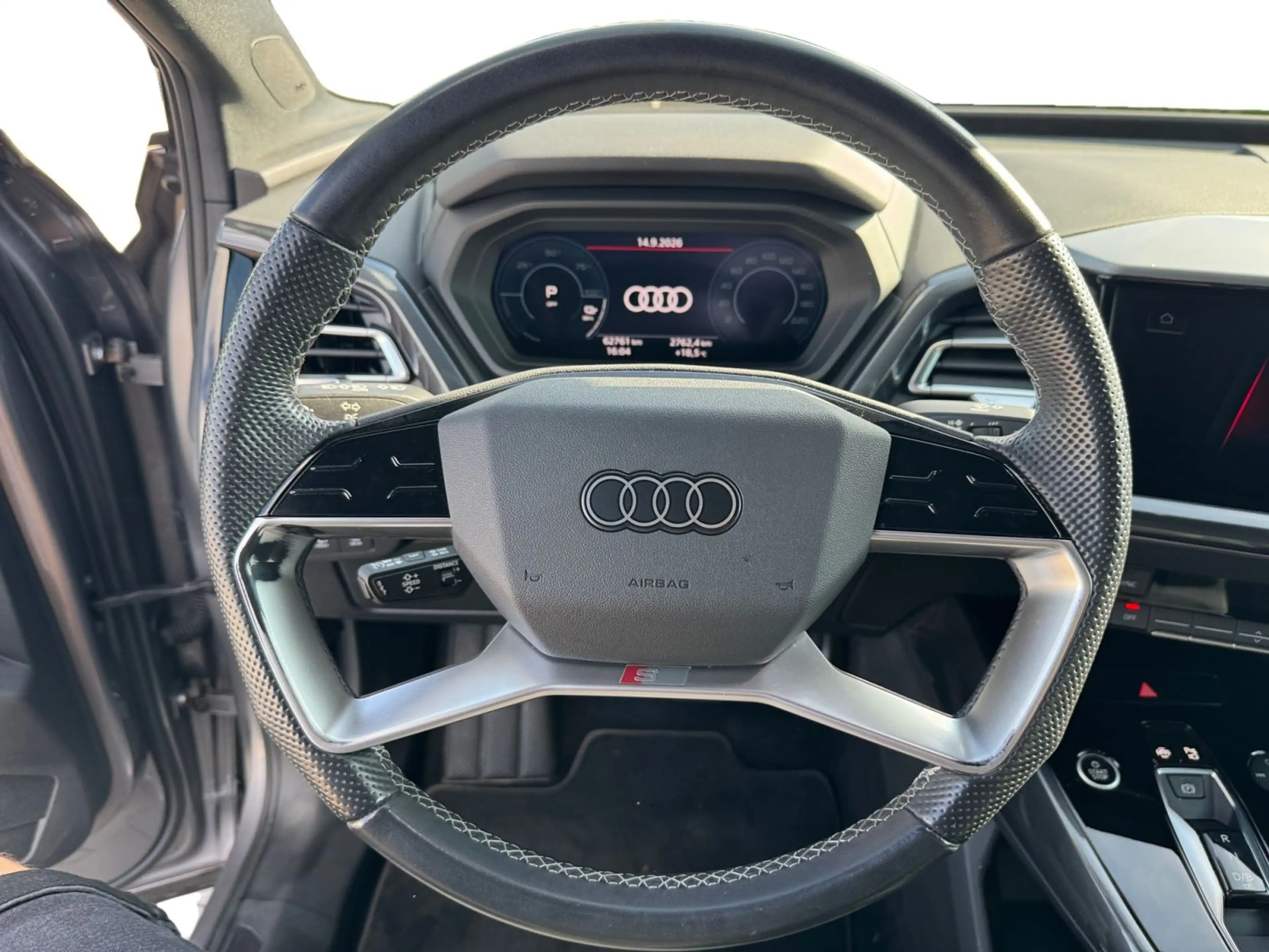 Audi Q4 e-tron 40, S LINE/MATRIX/KAM/AHK/VI — photo 13