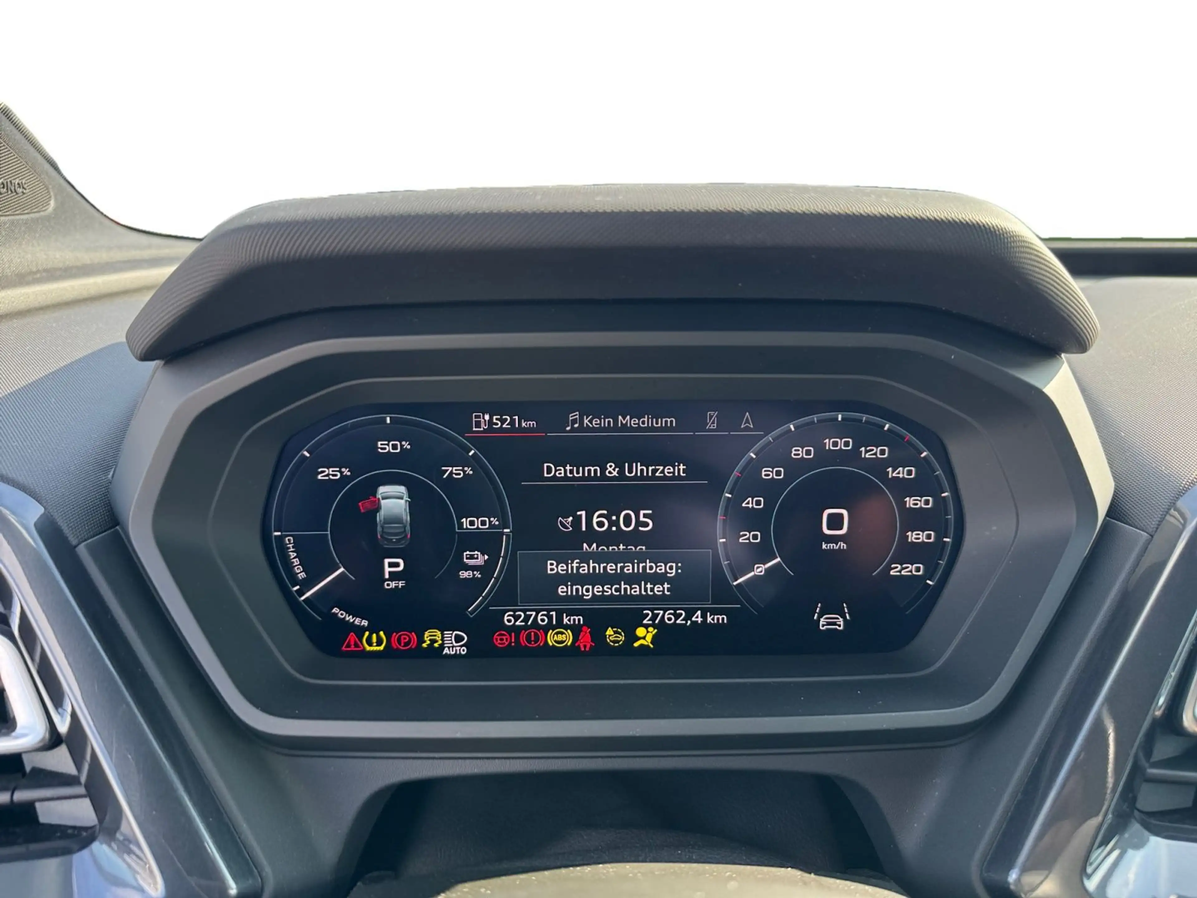 Audi Q4 e-tron 40, S LINE/MATRIX/KAM/AHK/VI — photo 9