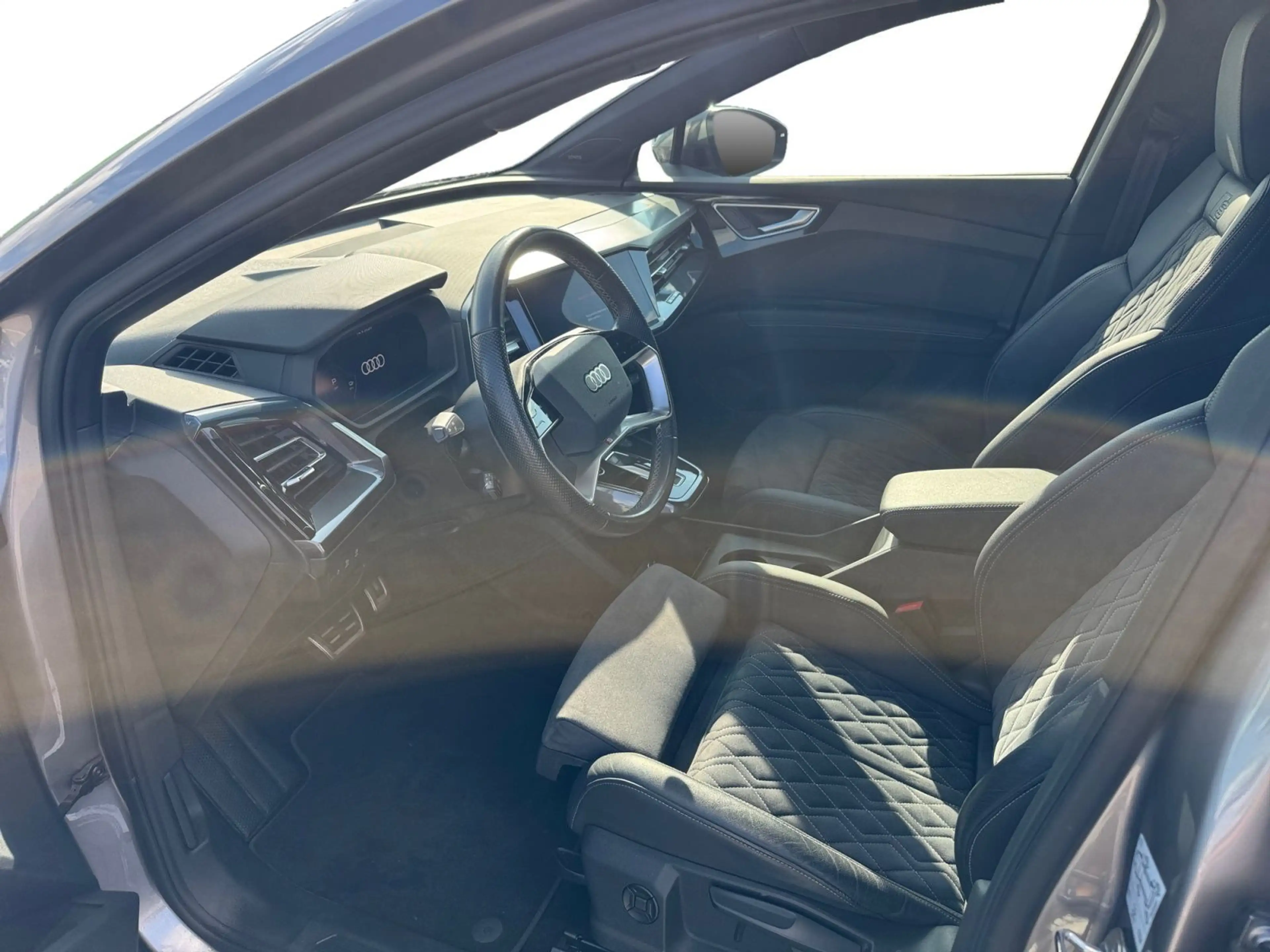 Audi Q4 e-tron 40, S LINE/MATRIX/KAM/AHK/VI — photo 4