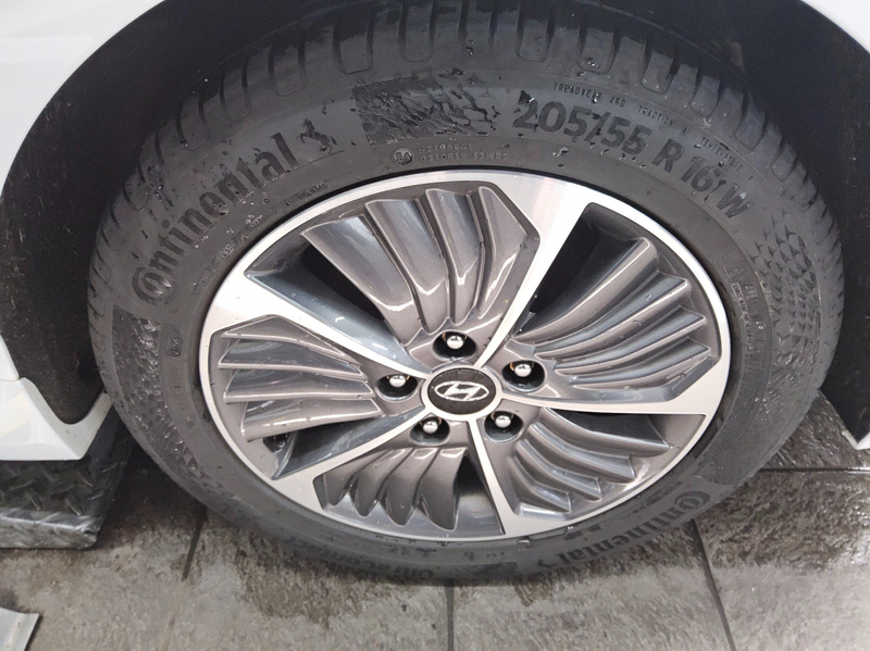 Hyundai IONIQ 1.6 GDI Hybrid Navi LED Leder RfK AID — photo 11