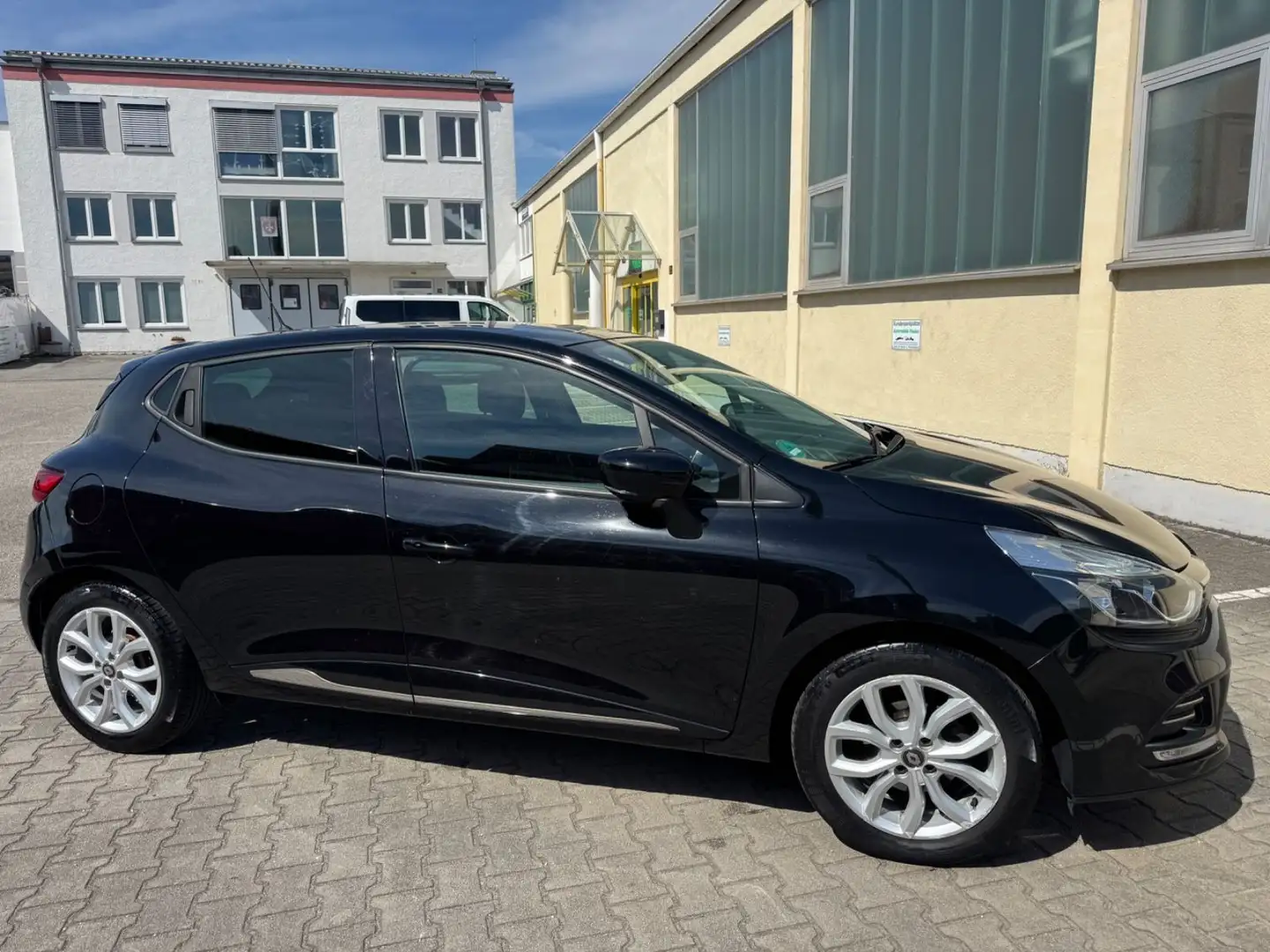 Renault Clio IV Collection DeLUXE°NAVI°SITZHZG.°PDC°TEMP Schwarz - 2