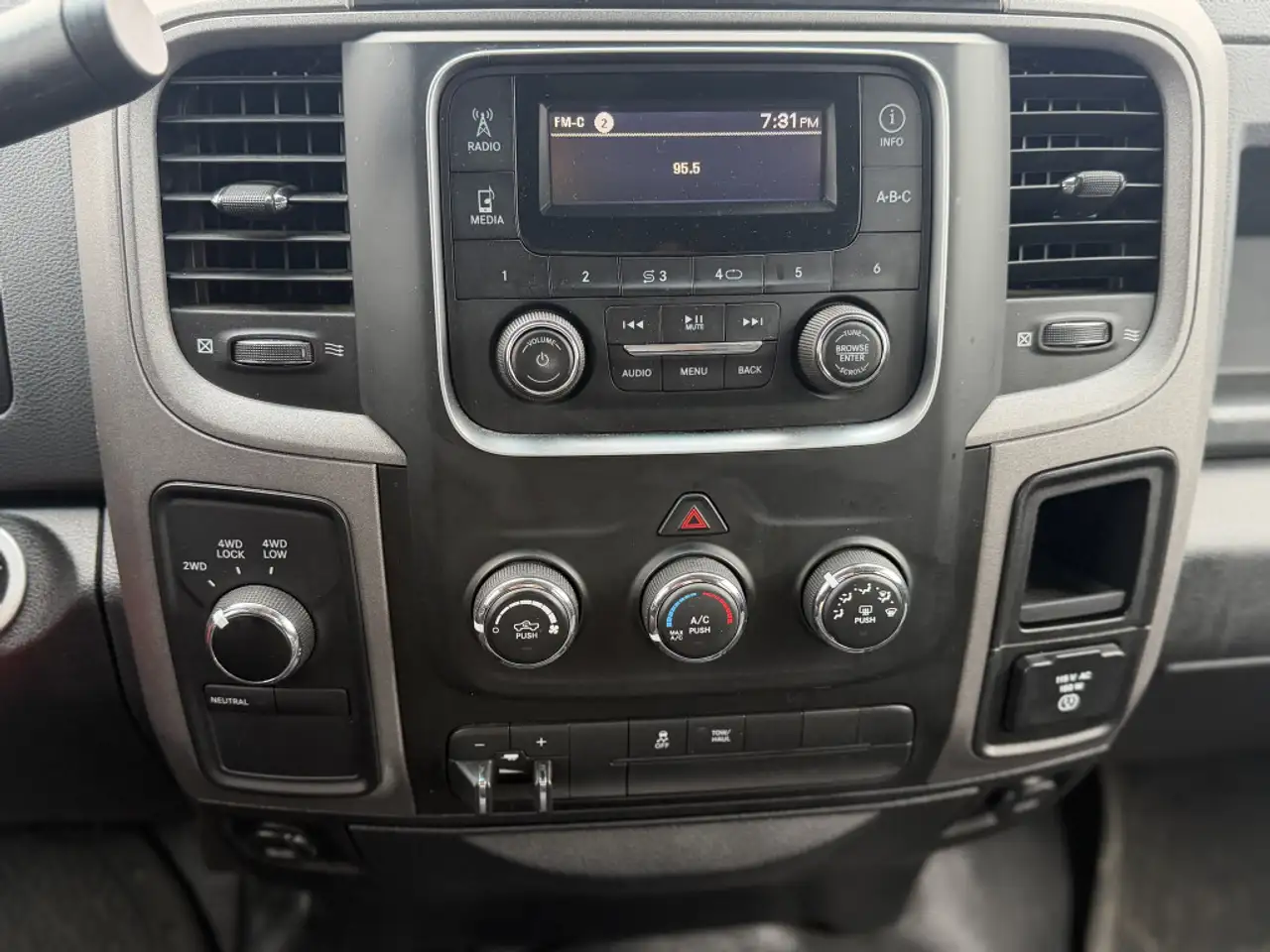 RAM 1500 снимка RAM 1500