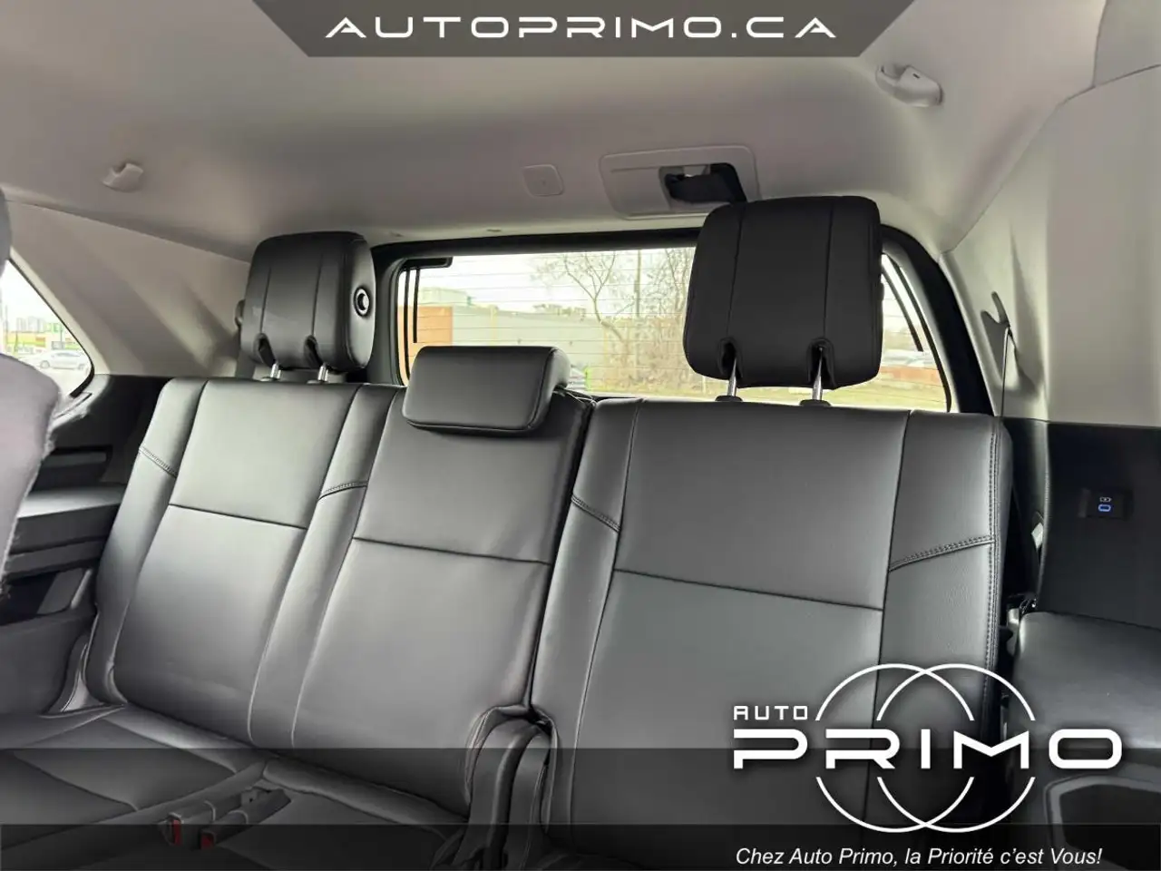 Toyota Sequoia снимка Toyota Sequoia
