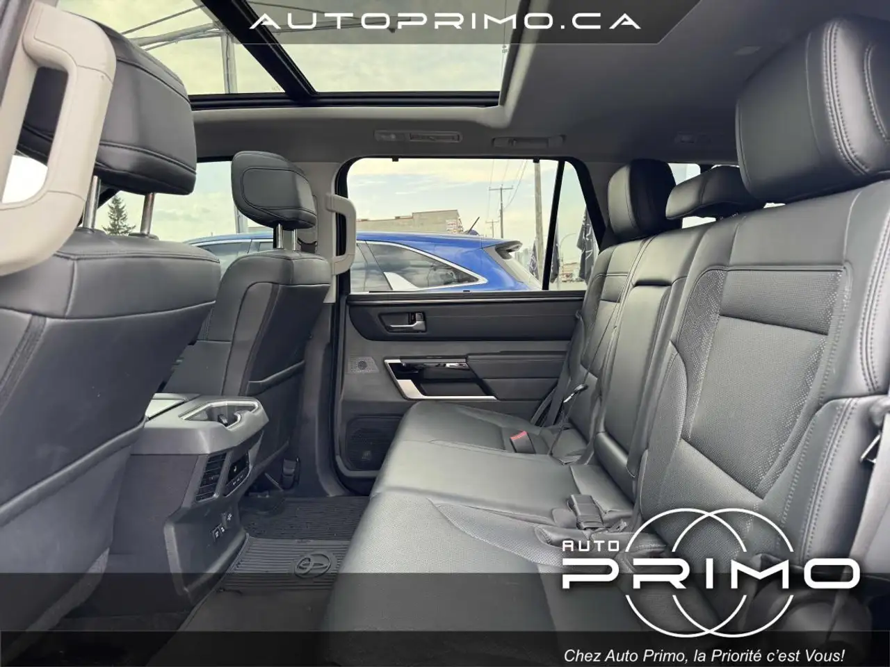 Toyota Sequoia снимка Toyota Sequoia