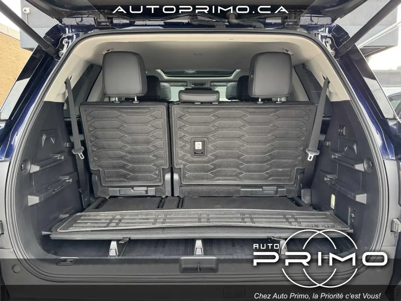 Toyota Sequoia снимка Toyota Sequoia