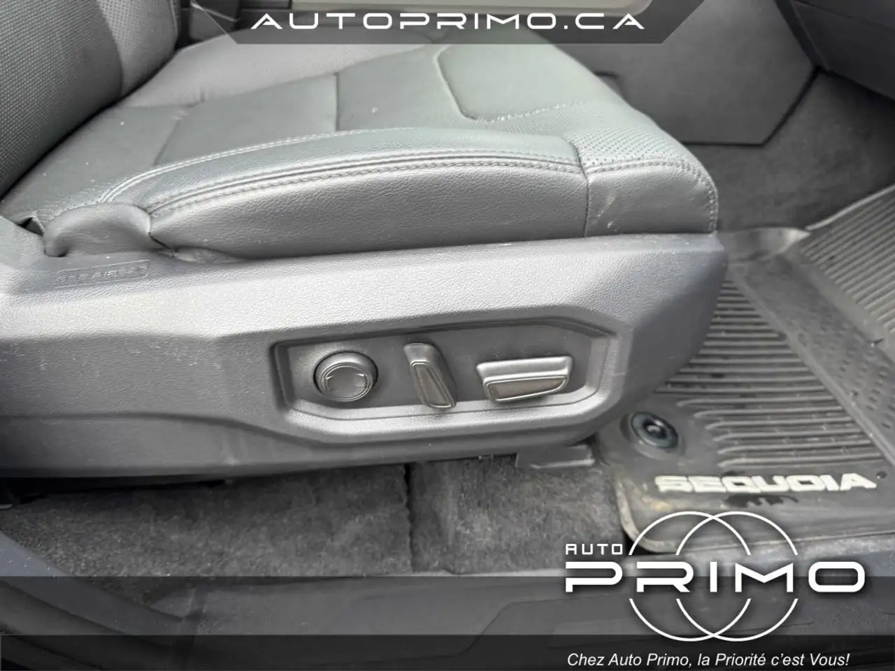 Toyota Sequoia снимка Toyota Sequoia
