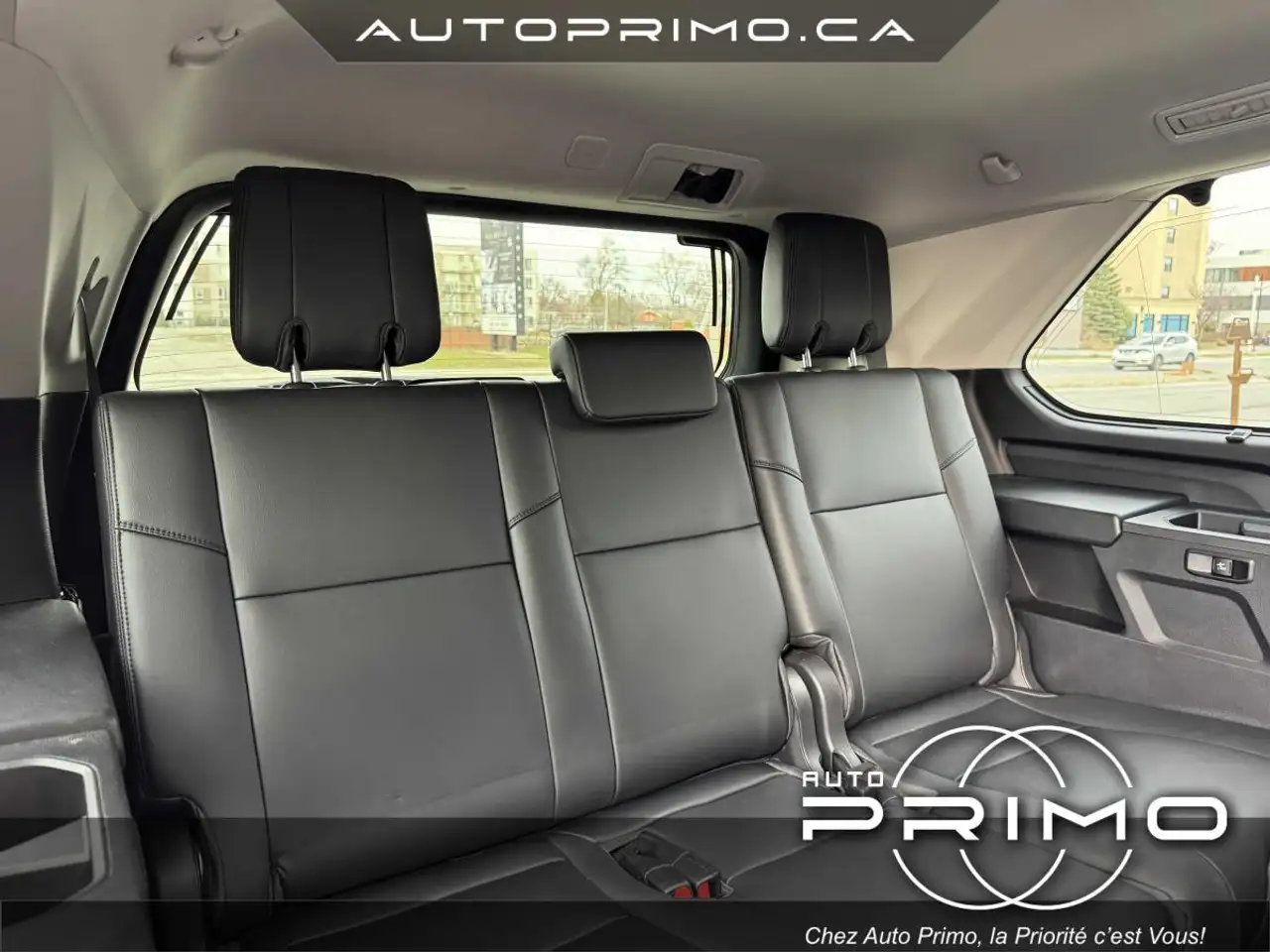 Toyota Sequoia снимка Toyota Sequoia