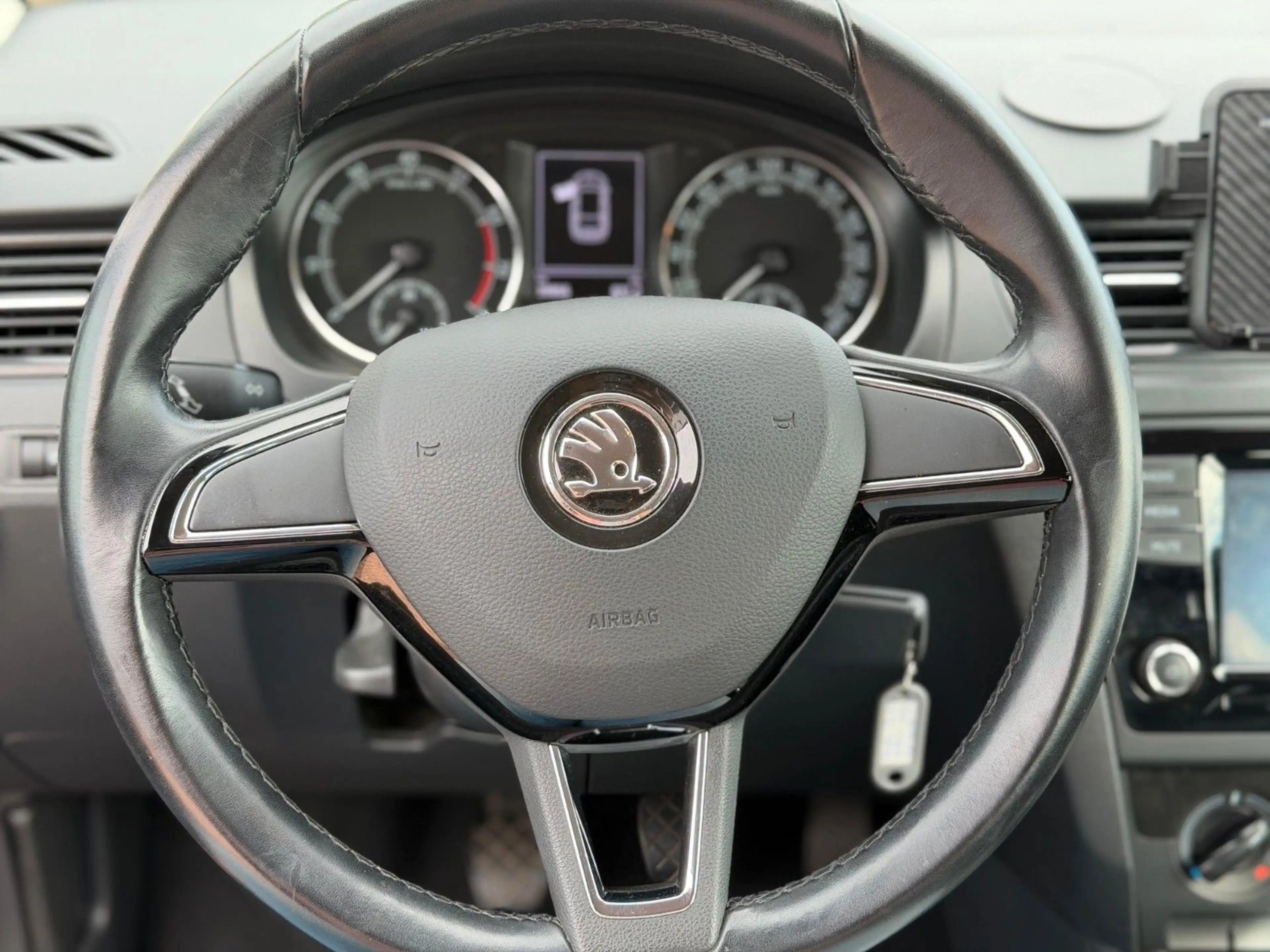 Skoda Rapid/Spaceback Spaceback/COOL EDITION/GJ-REIFEN/1Hd/39TKM — photo 9