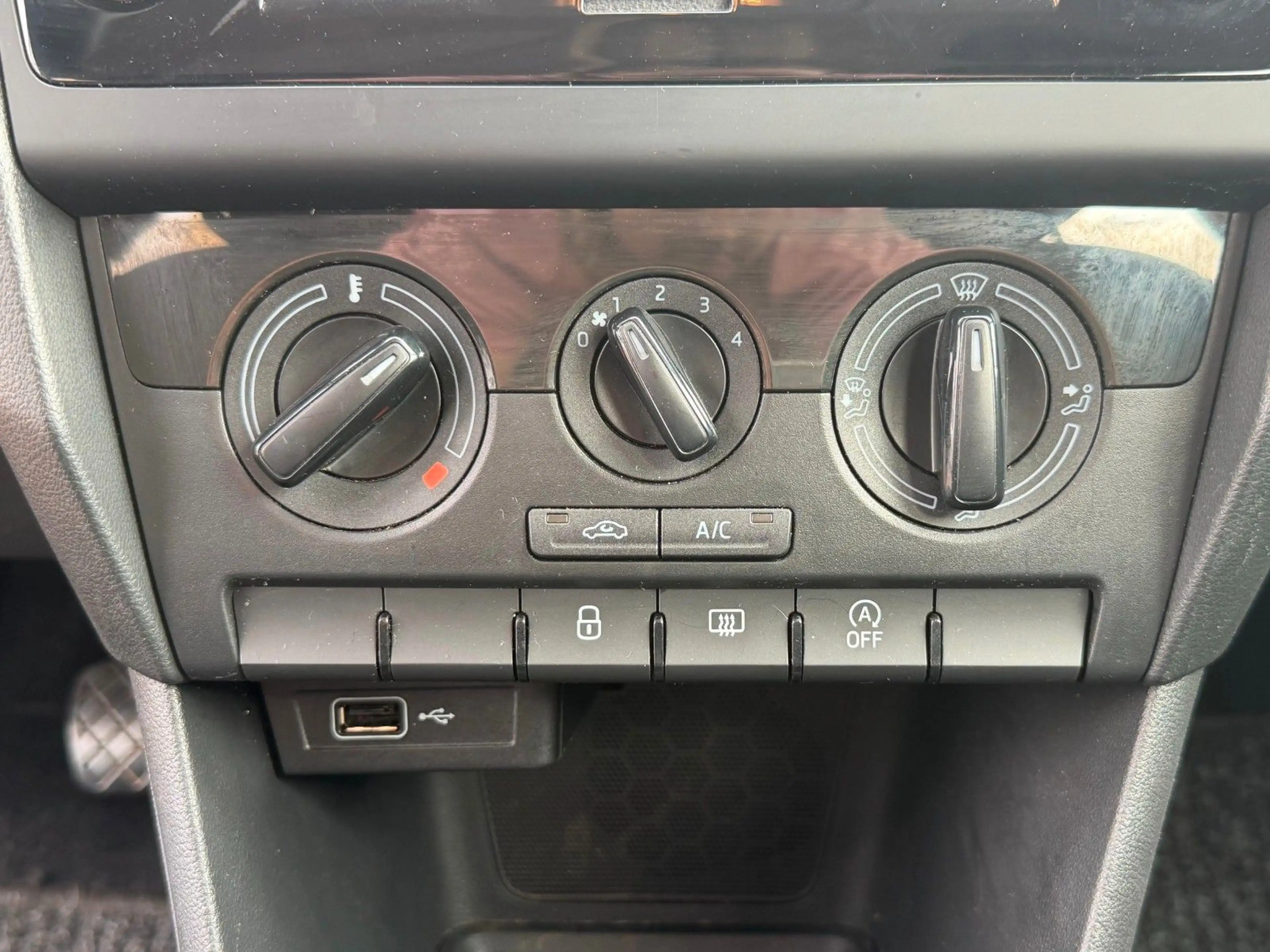 Skoda Rapid/Spaceback Spaceback/COOL EDITION/GJ-REIFEN/1Hd/39TKM — photo 13