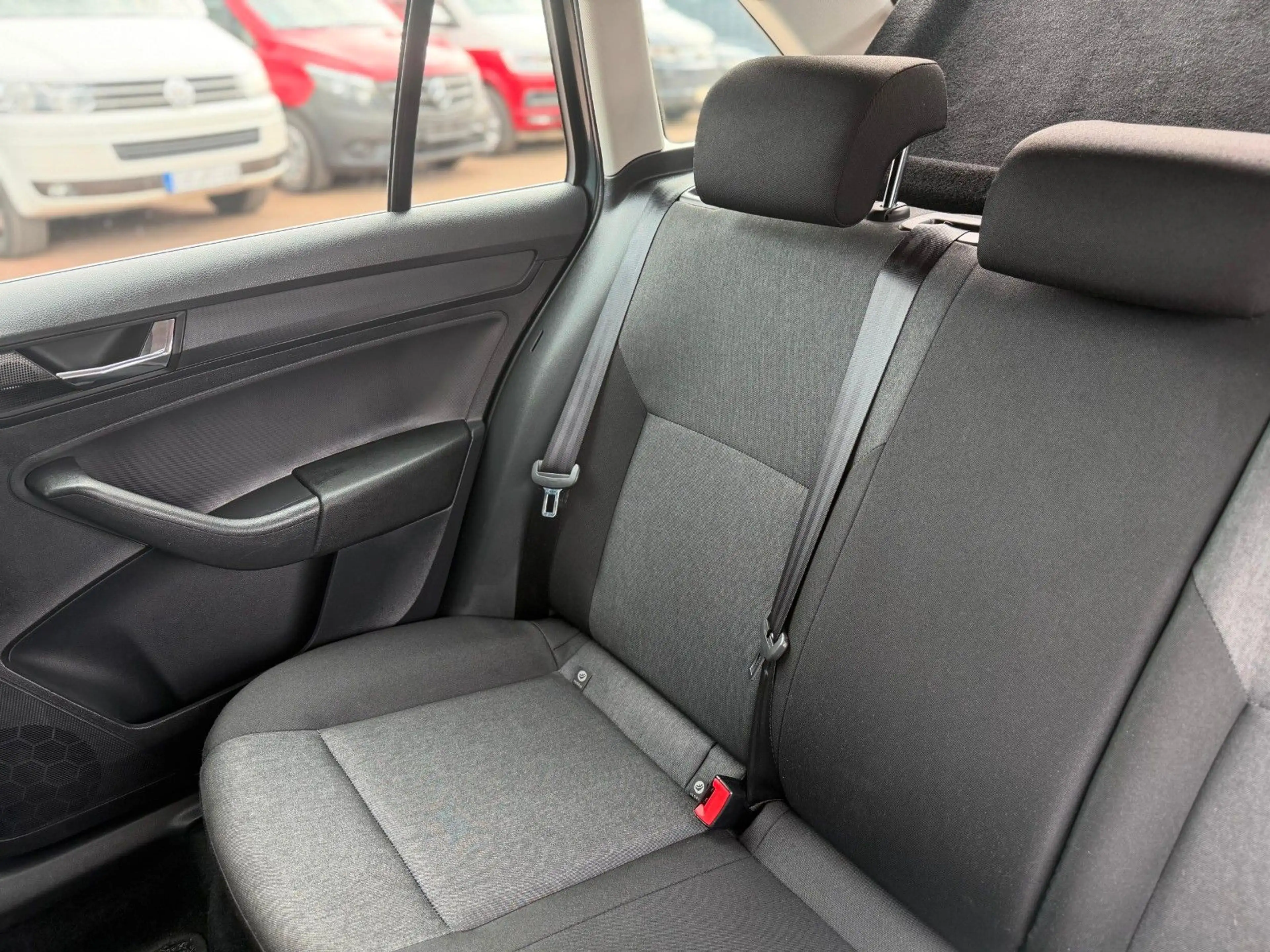 Skoda Rapid/Spaceback Spaceback/COOL EDITION/GJ-REIFEN/1Hd/39TKM — photo 15